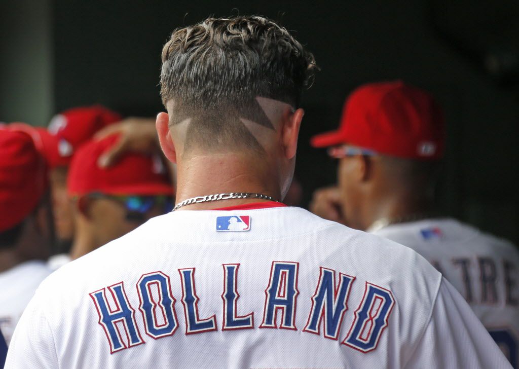 PHOTO: Charlie Sheen ecstatic about Derek Holland's 'Wild Thing' haircut