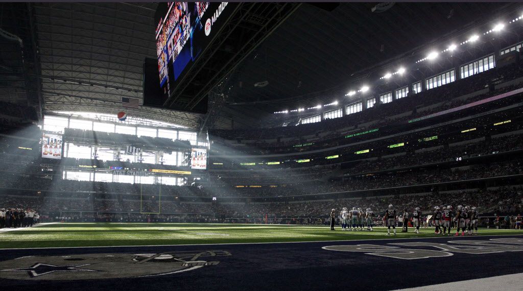 Blinding sunlight in AT&T Stadium plays role in Cowboys loss