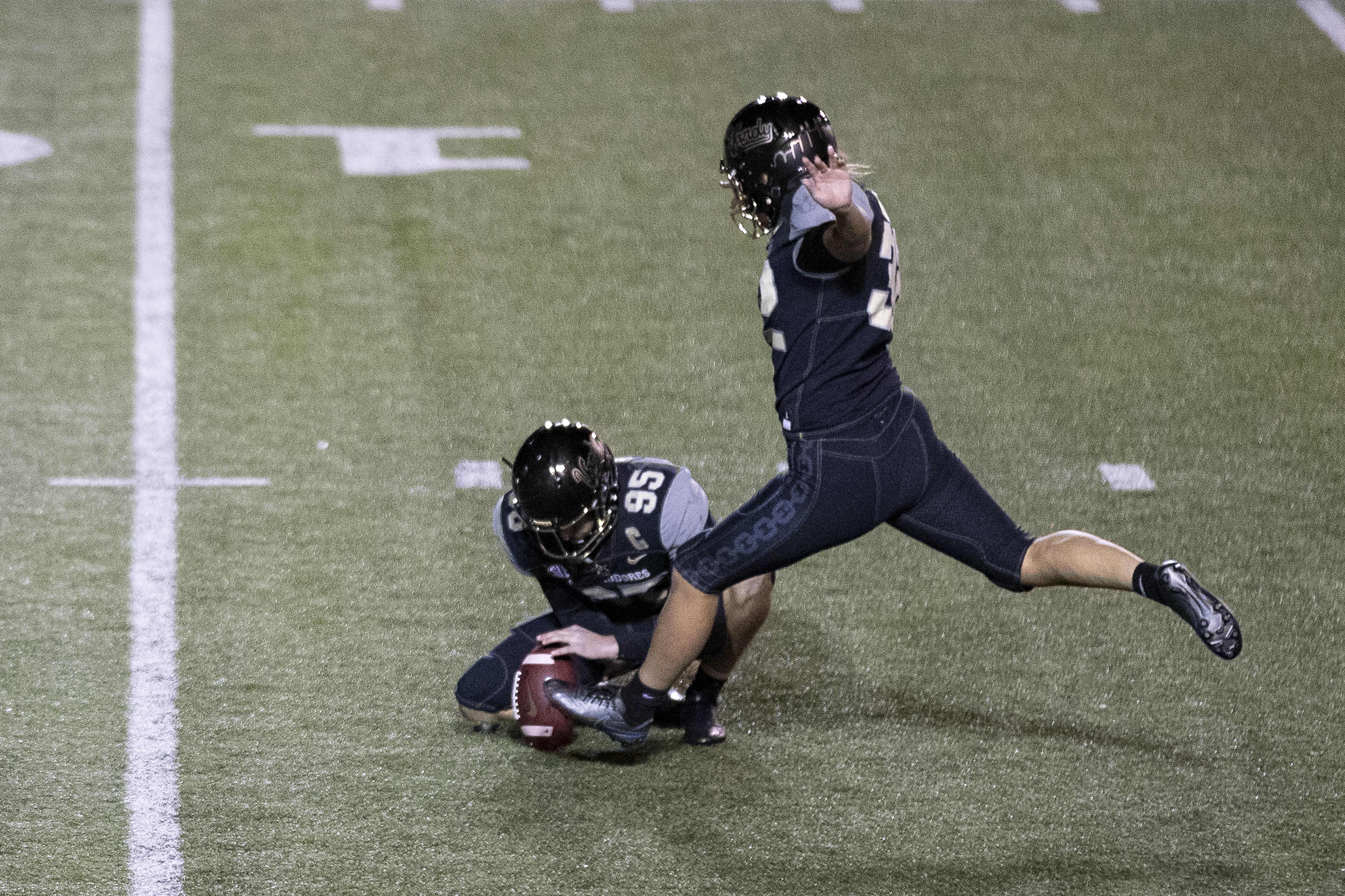 Vanderbilt's Sarah Fuller becomes first woman to score in a Power Five game