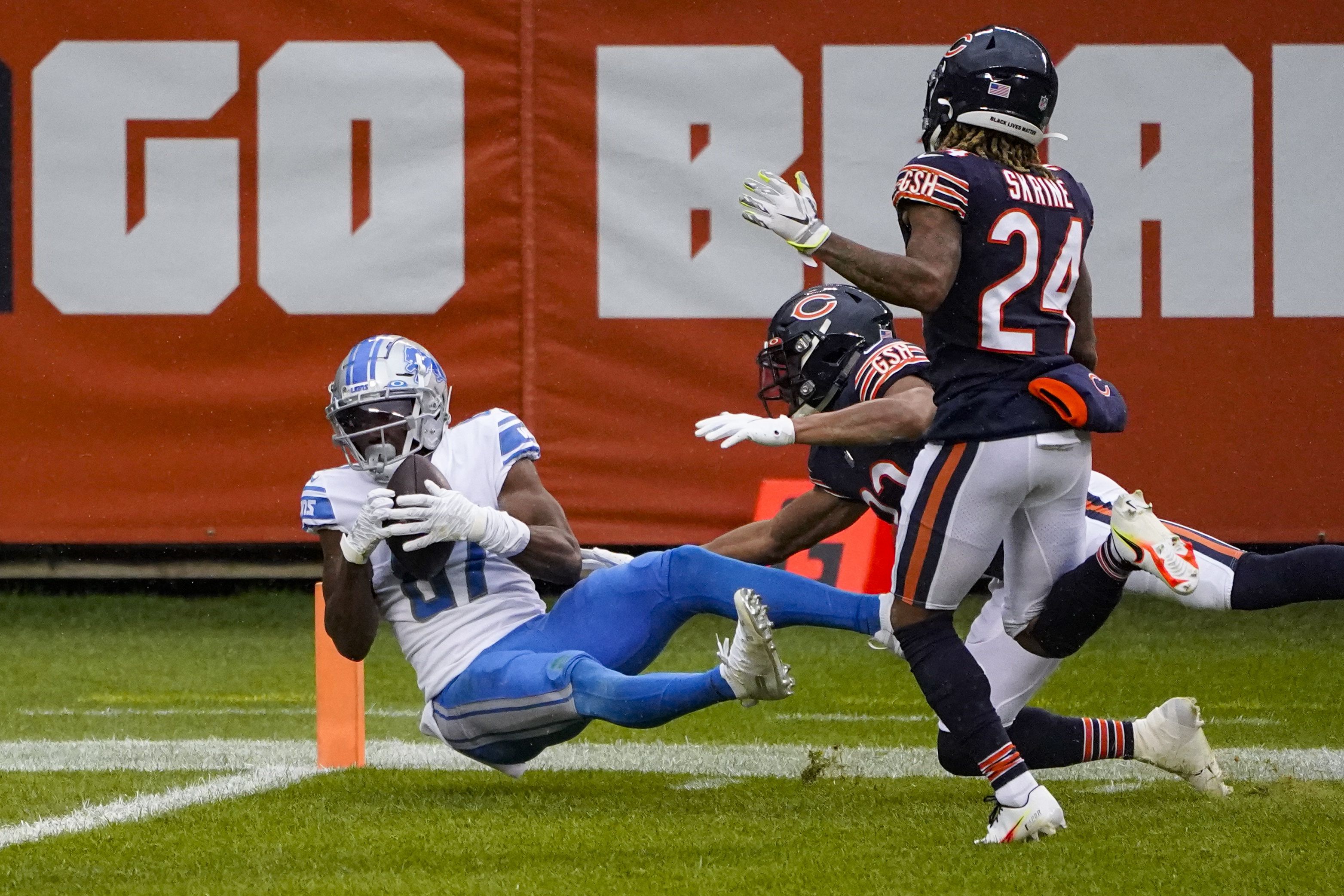 Stafford throws 3 TDs, Lions rally to beat Bears 34-30