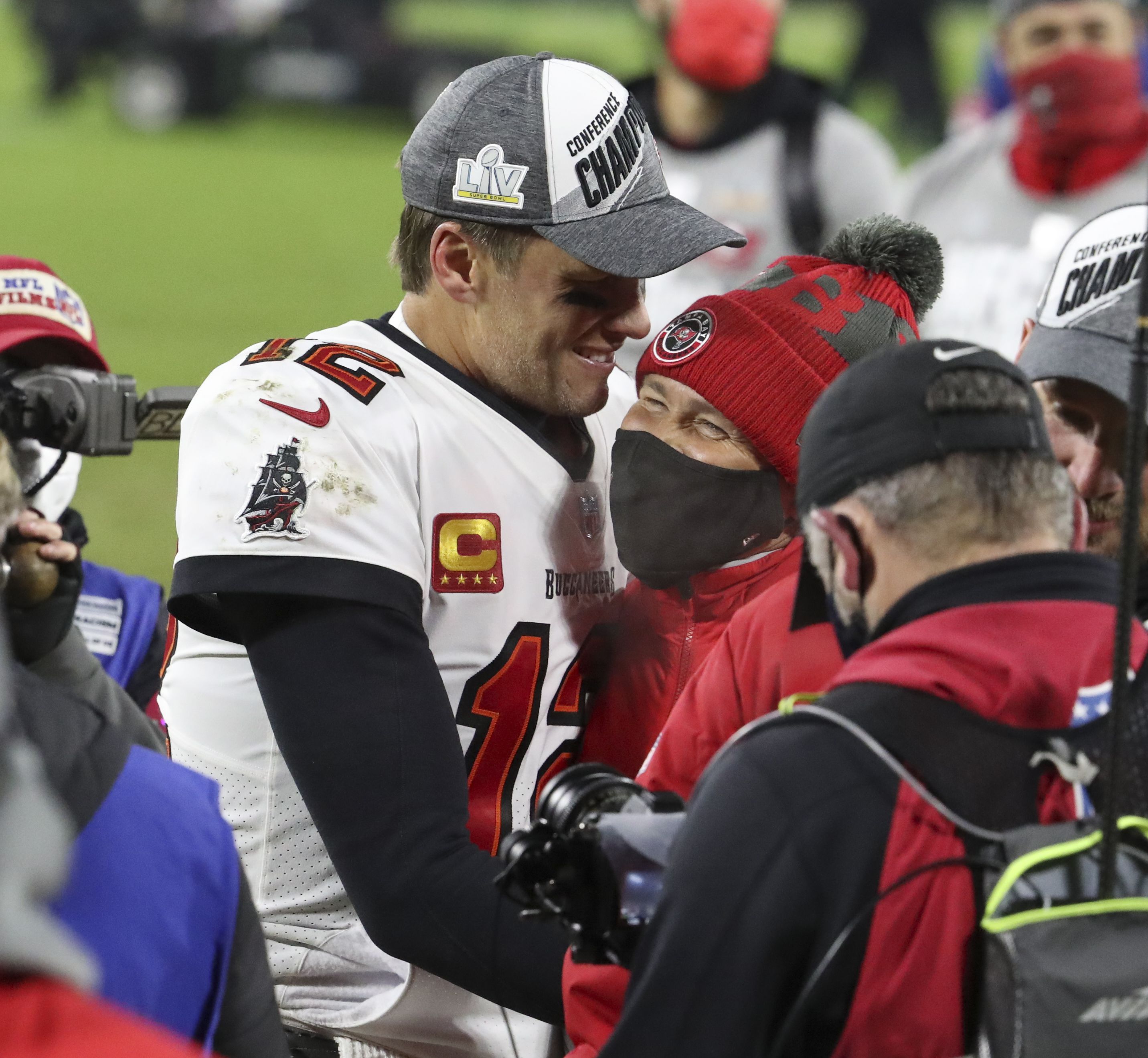 Tom Brady leads Buccaneers to NFC title game with 30-20 win over