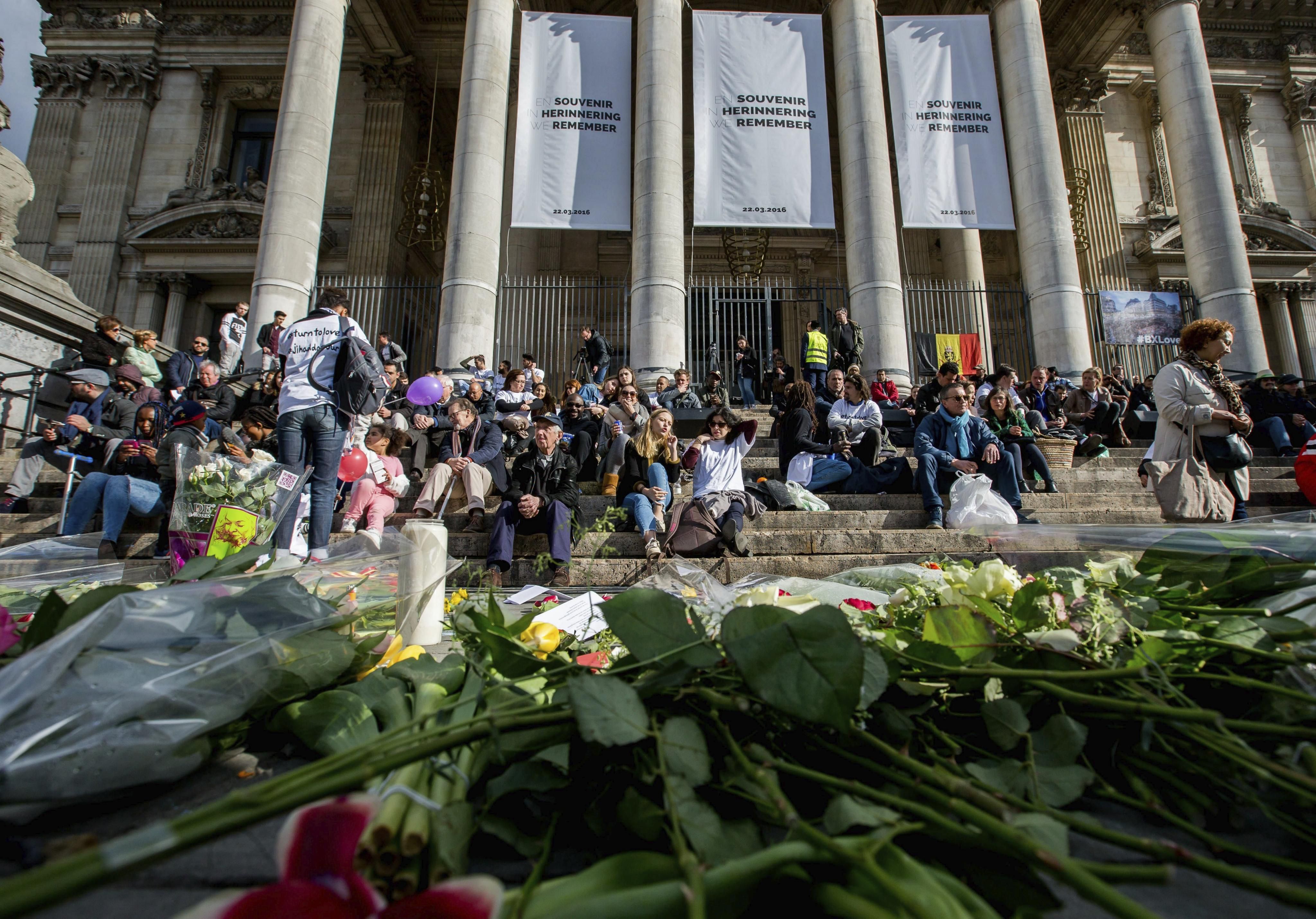 BRUSELAS CONMEMORA EL PRIMER ANIVERSARIO DE SUS PEORES ATENTADOS