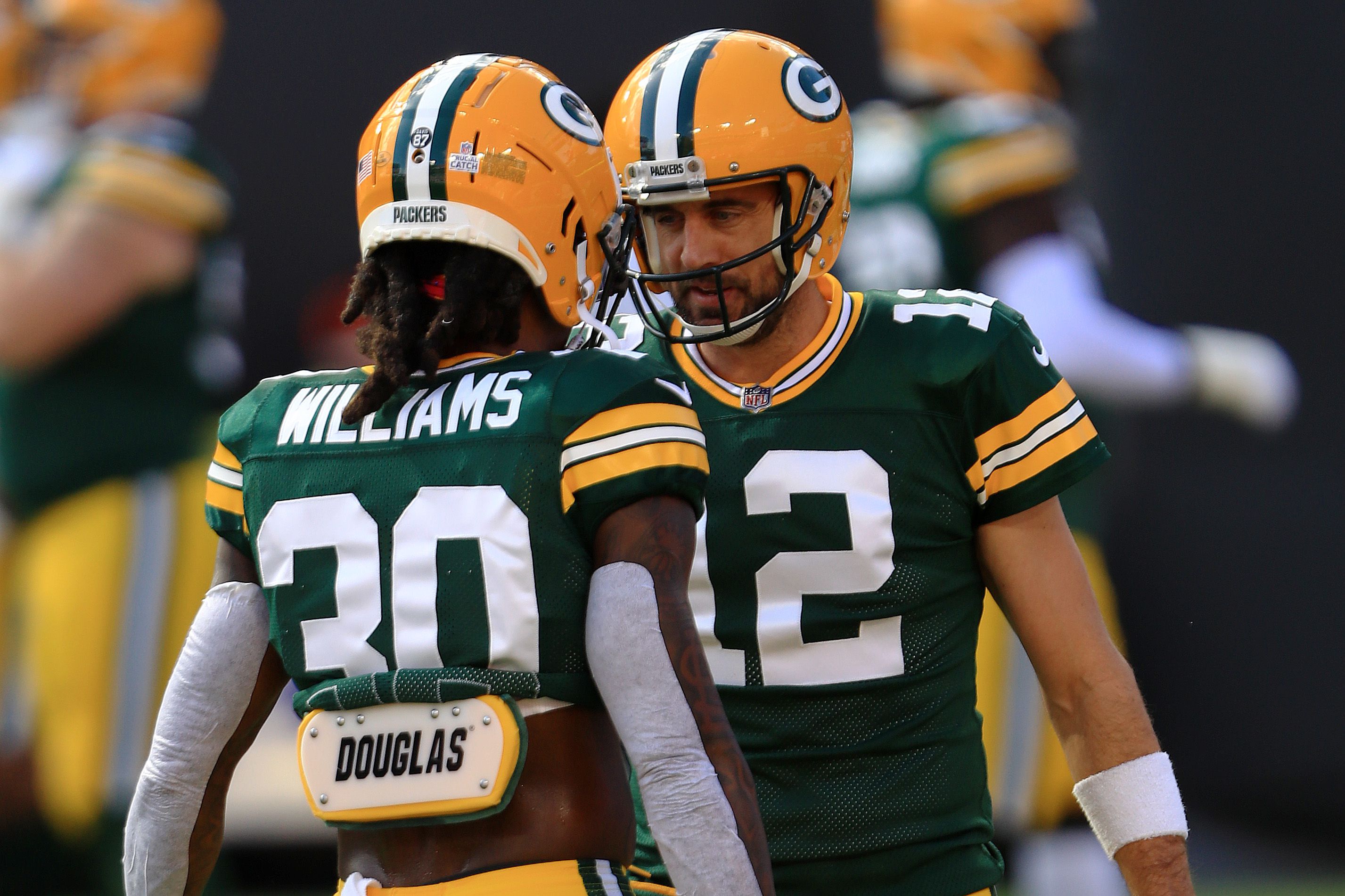 Brady outplays Rodgers, Buccaneers rout Packers 38-10