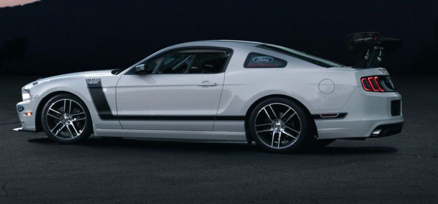 Ford-mustang-boss-paul-walker-900x420.jpg