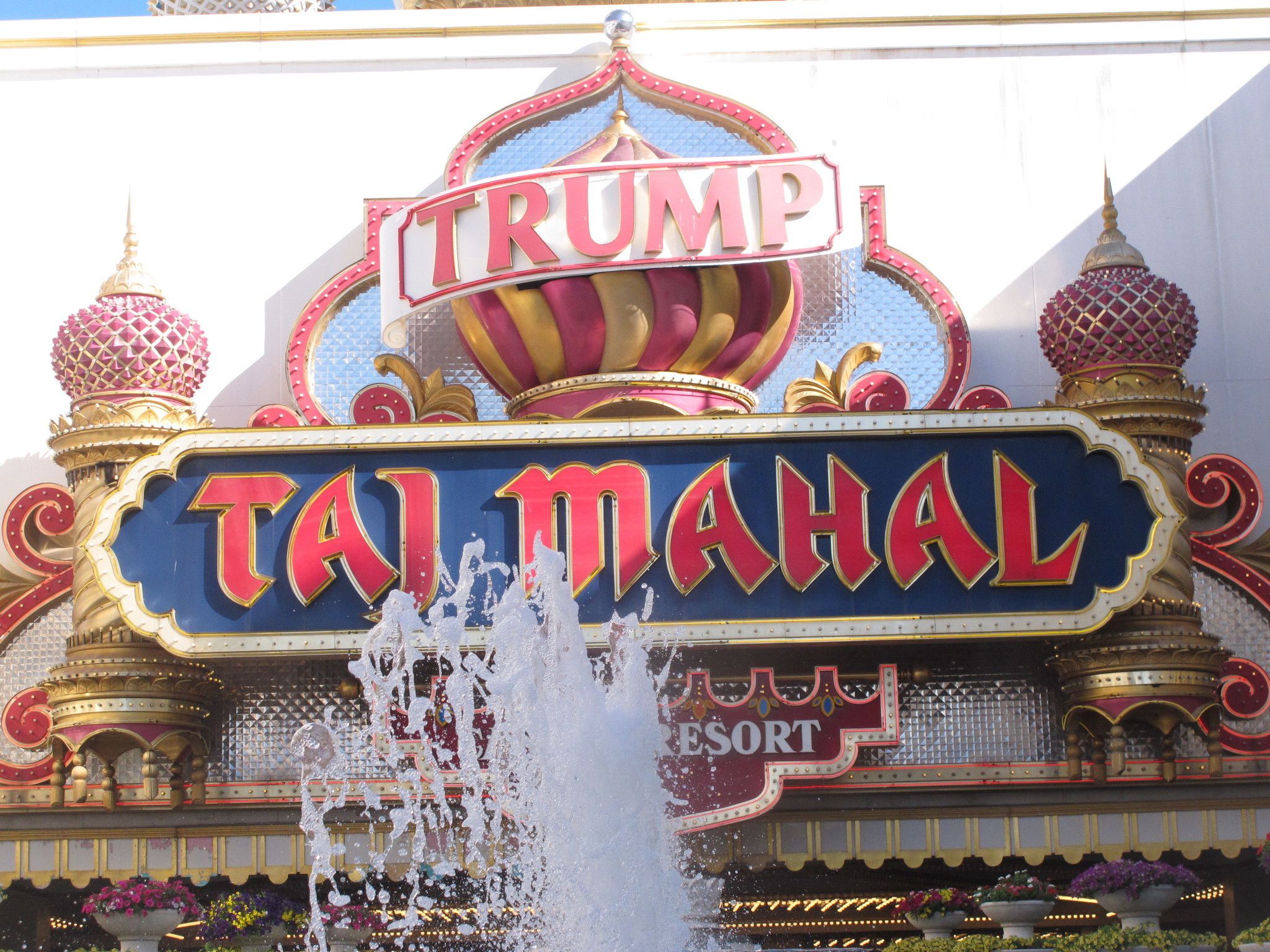 alcohol Ritual El aparato Trump's Taj Mahal — the '8th wonder of the world' — sold for pennies on the  dollar – Chicago Tribune