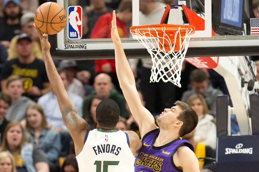 Encuentro entre Los Angeles Lakers y Utah Jazz.