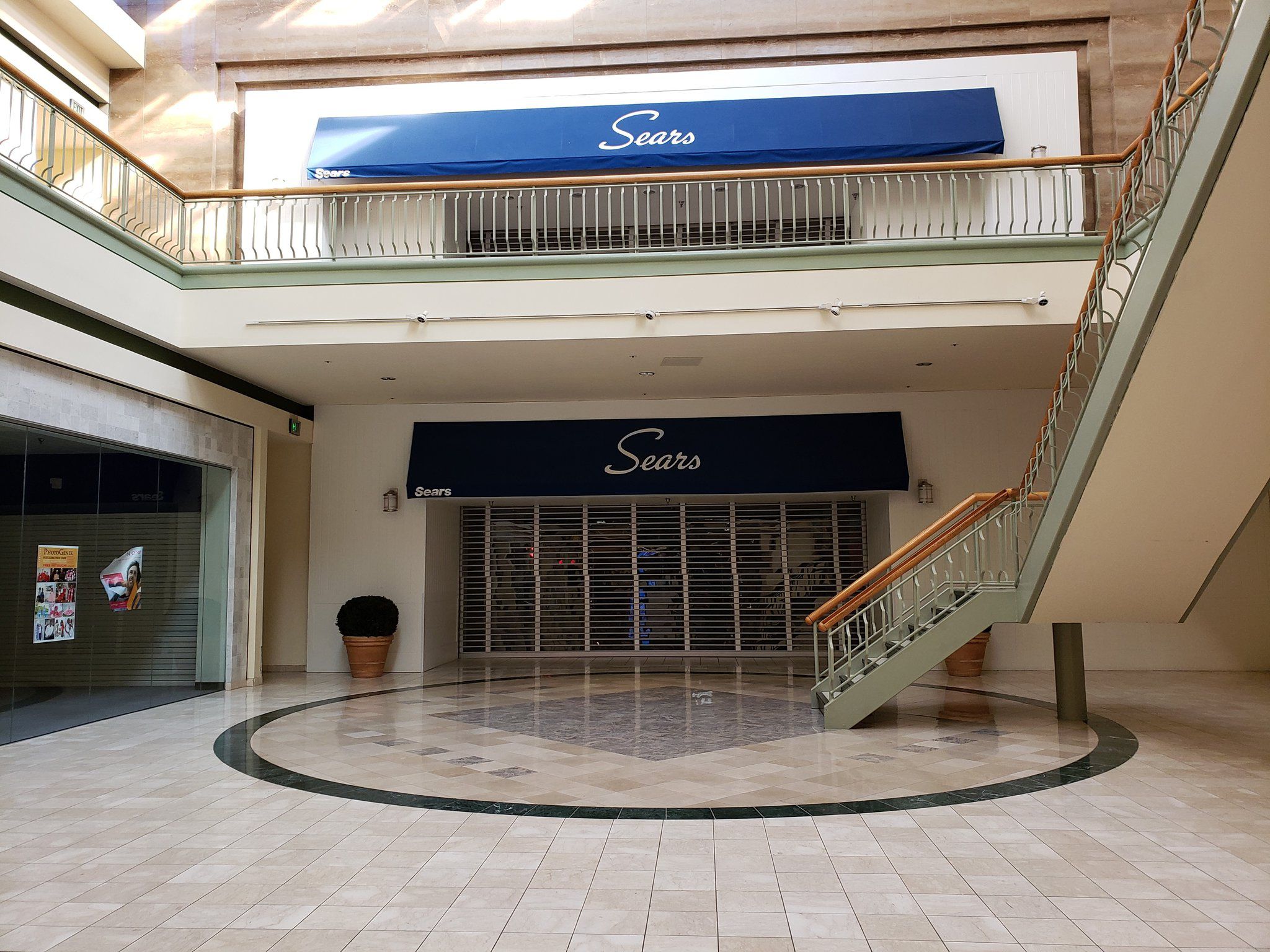 and Mall Operator Look at Turning Sears, J.C. Penney Stores Into  Fulfillment Centers - WSJ