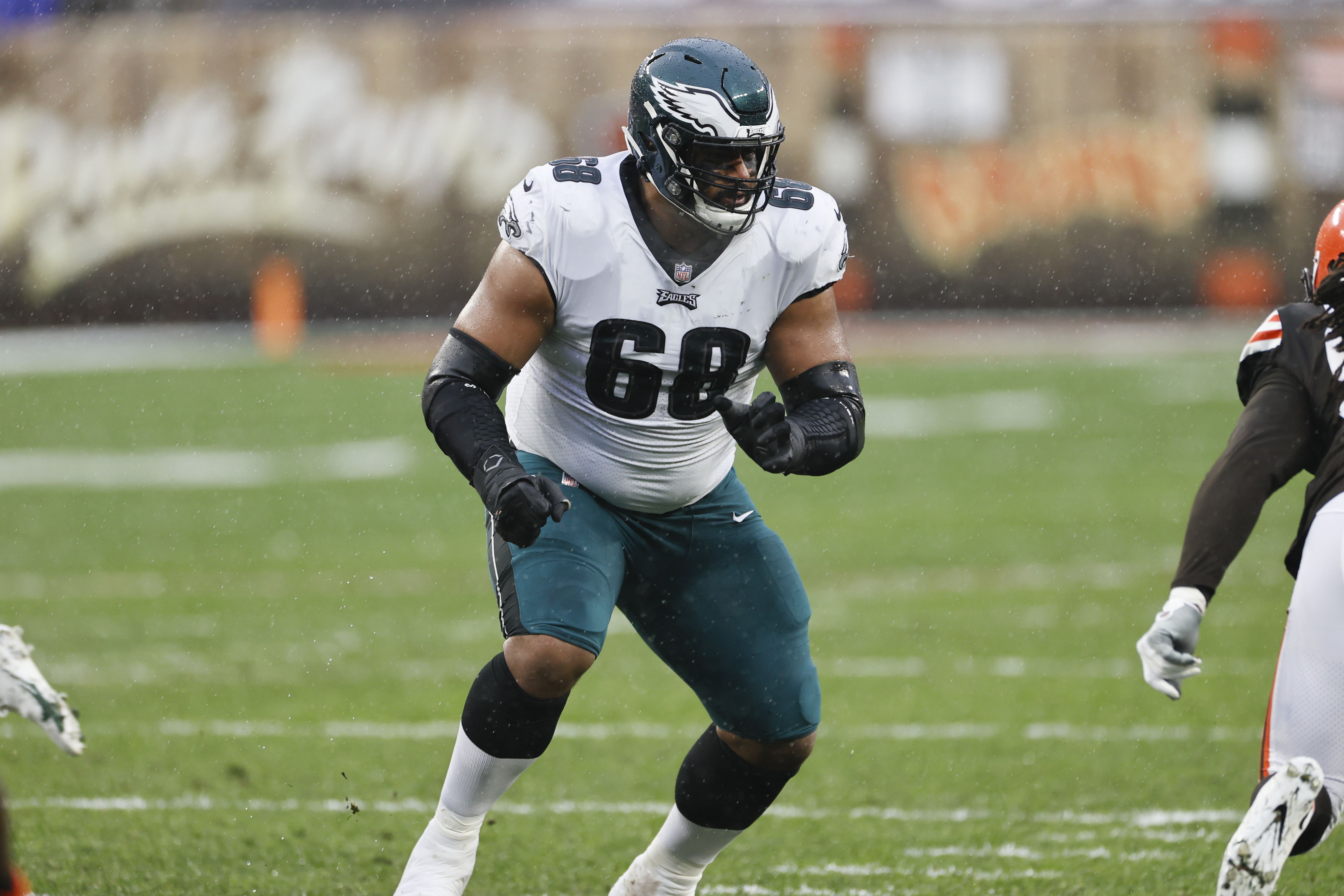 Jason Peters' return to Eagles lineup has Jordan Mailata on the move again  – Trentonian