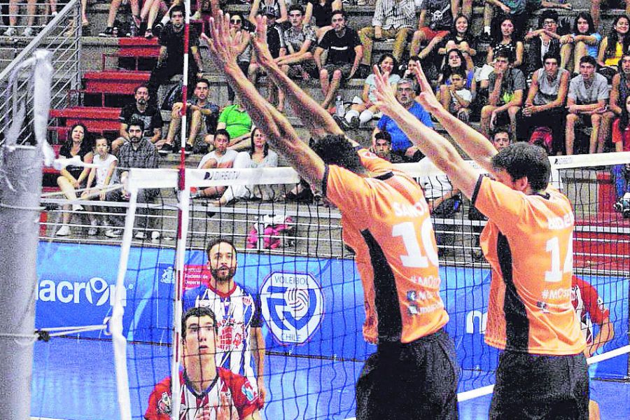 THOMAS-MORUS-VOLEY.jpg