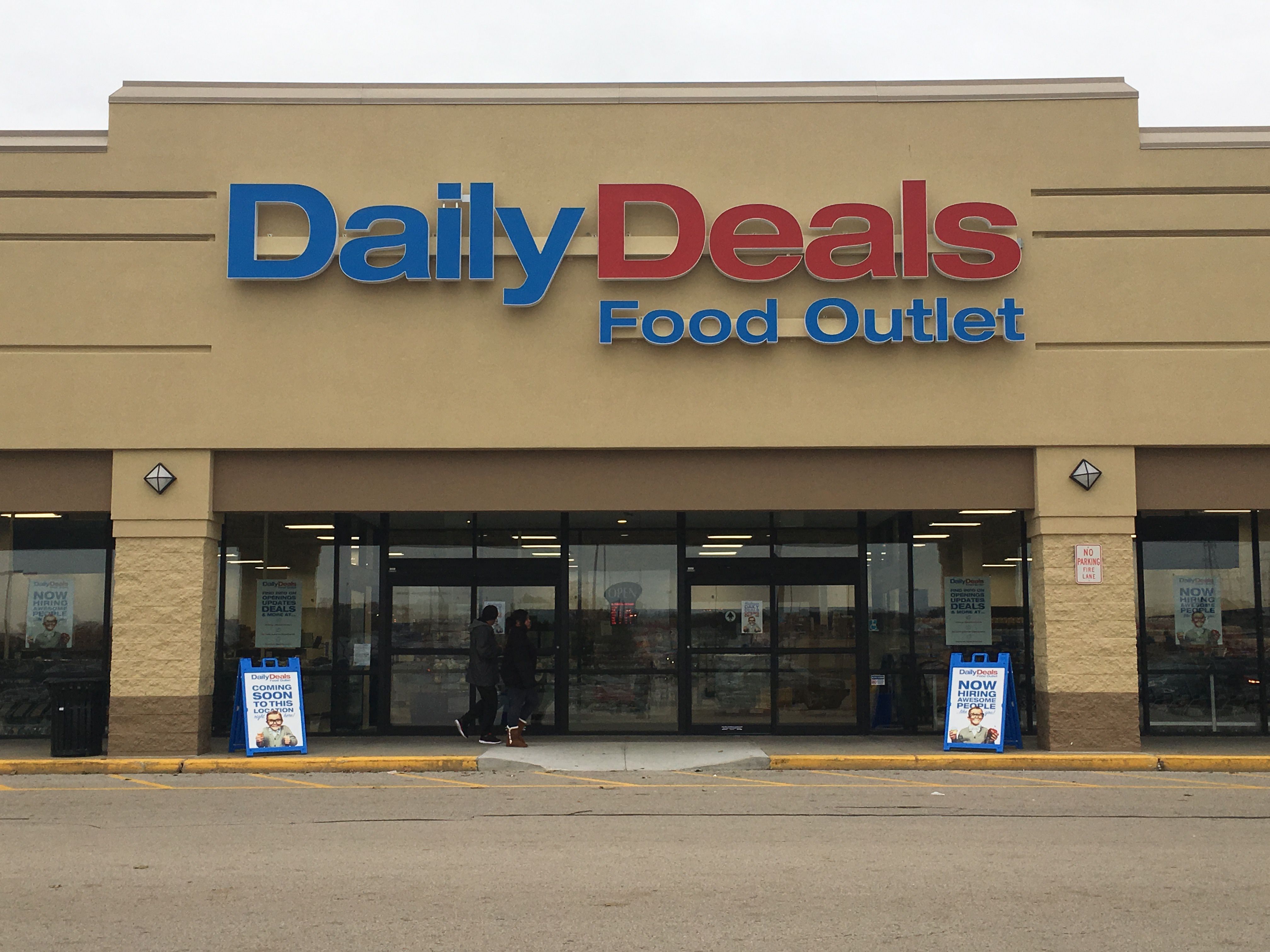 Daily Deals Food Outlet. Groceries at a Discount.