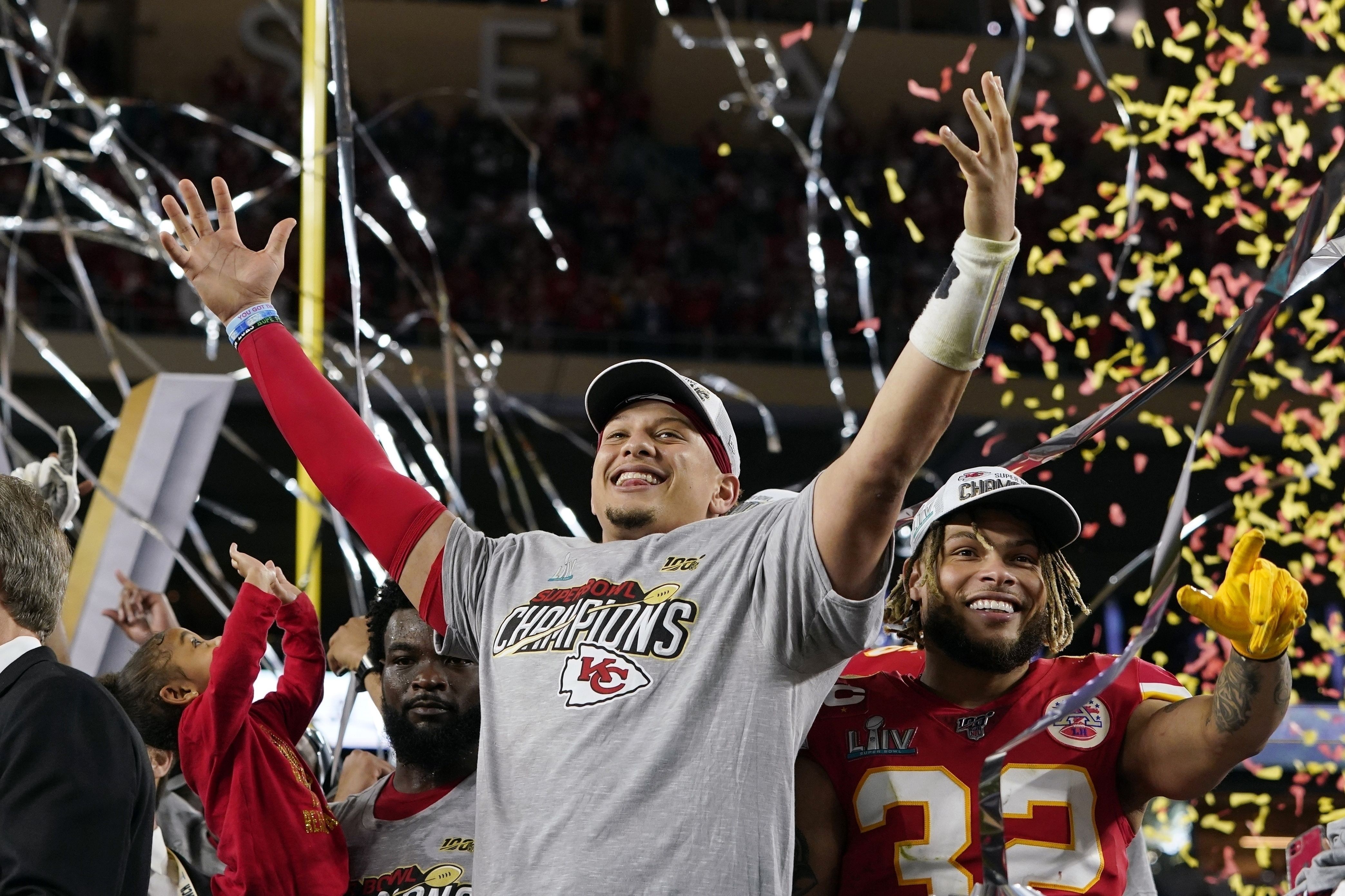 Tom Brady, Patrick Mahomes and a Historic Stay-at-Home Super Bowl - WSJ