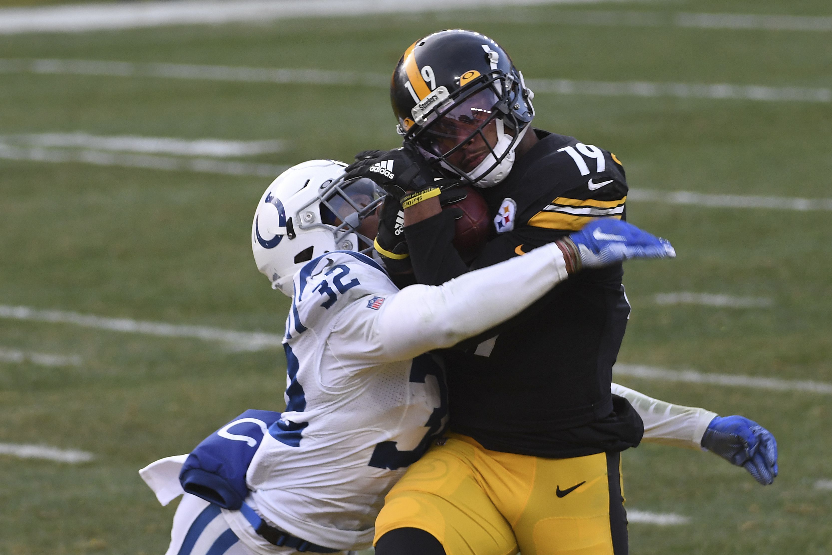 Steelers storm to AFC title