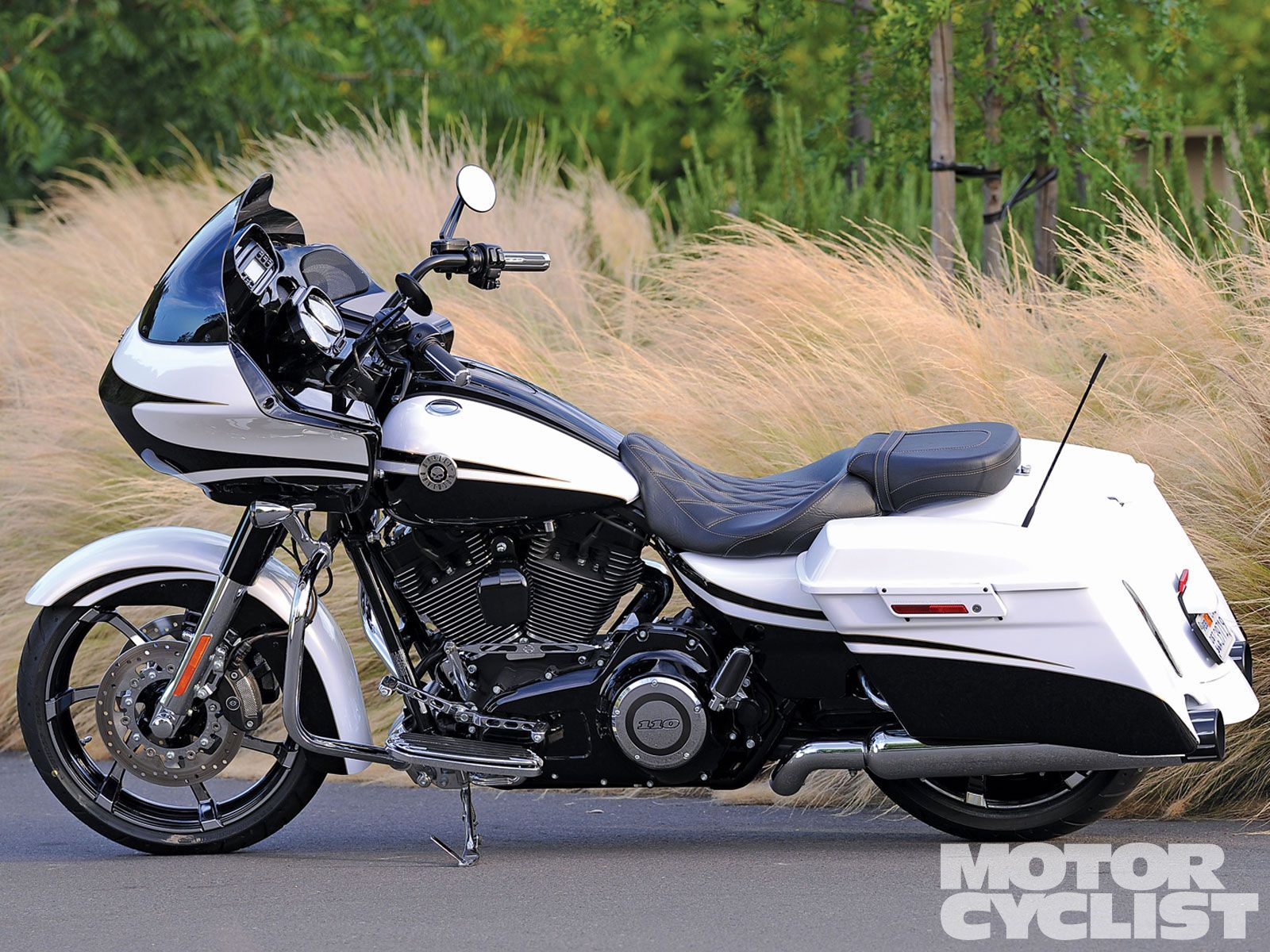2012 Cvo Road Glide Custom First Ride Motorcyclist