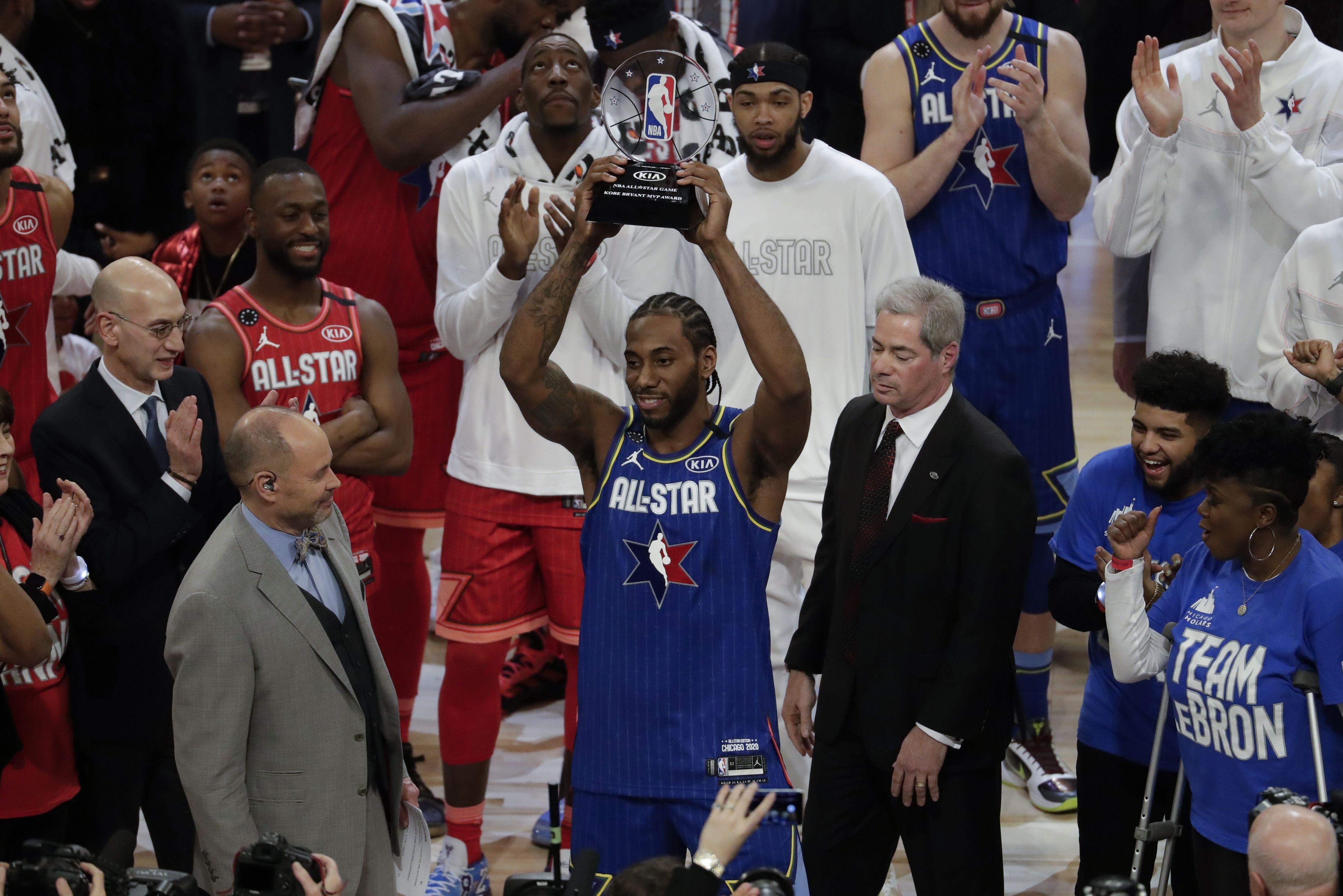 Kobe Bryant claims one more All-Star MVP trophy