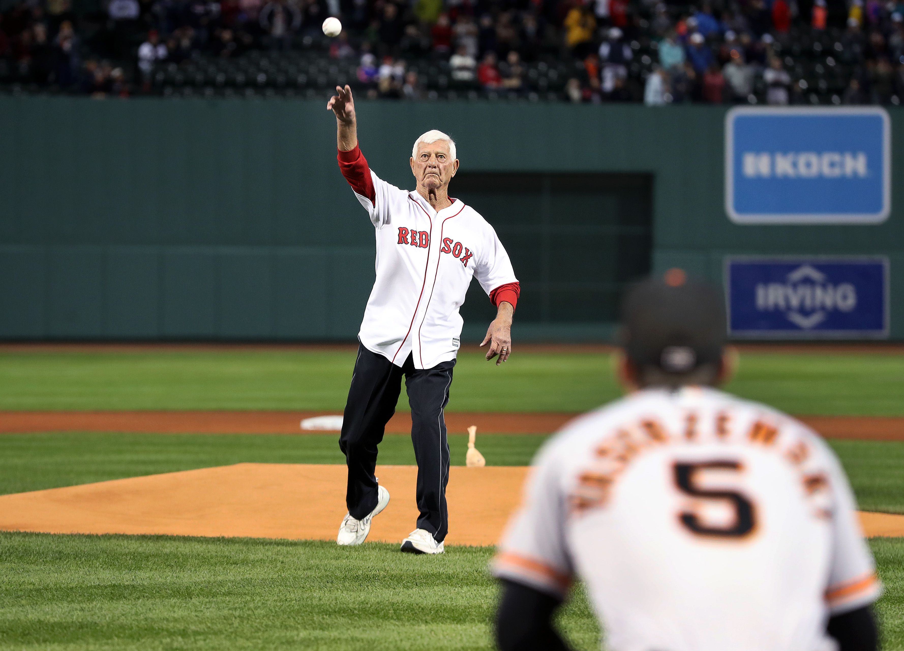 World Series 2013: Carl Yastrzemski will throw out Game 1's first
