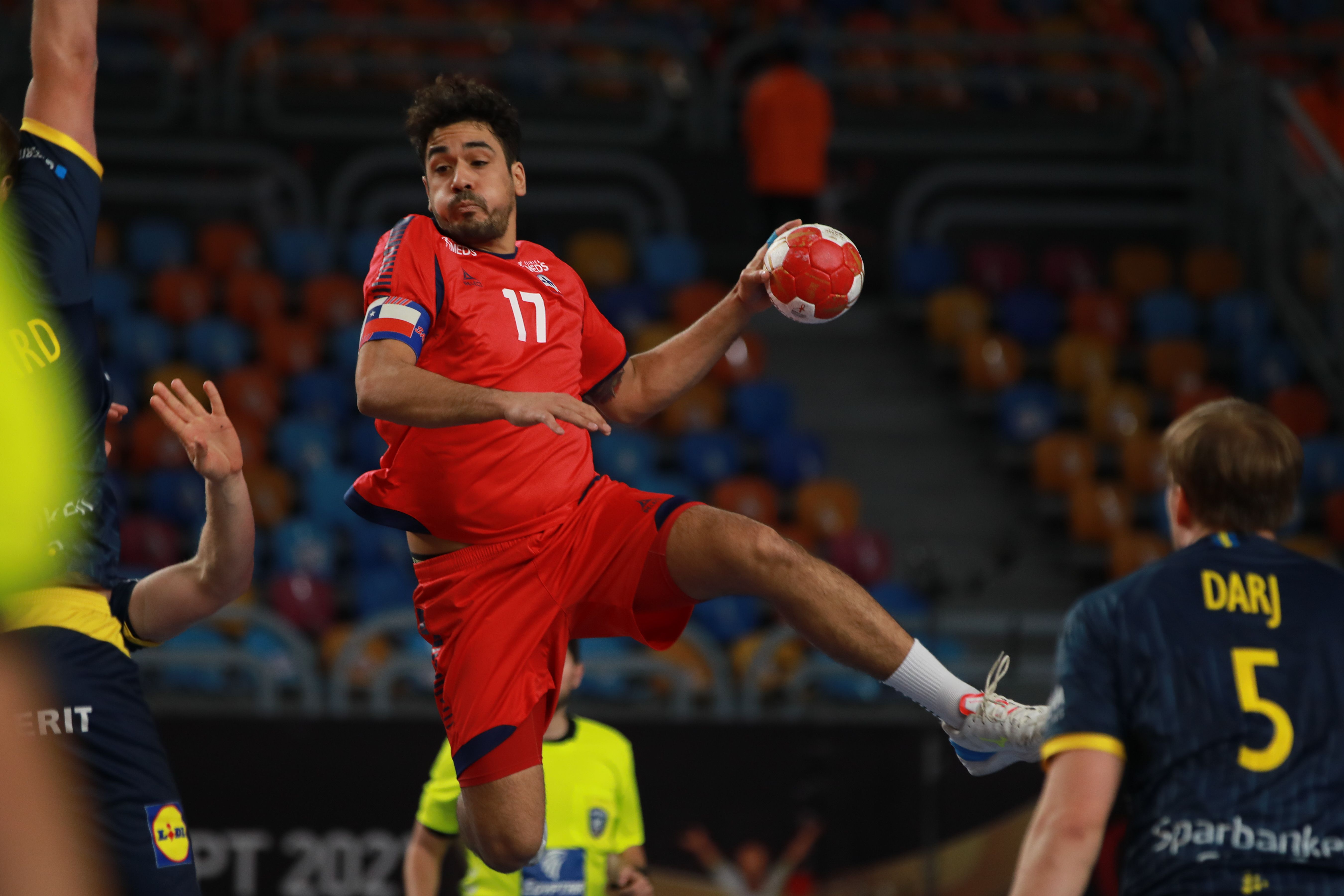 Chile contra Suecia en el Mundial de Balonmano 2021.