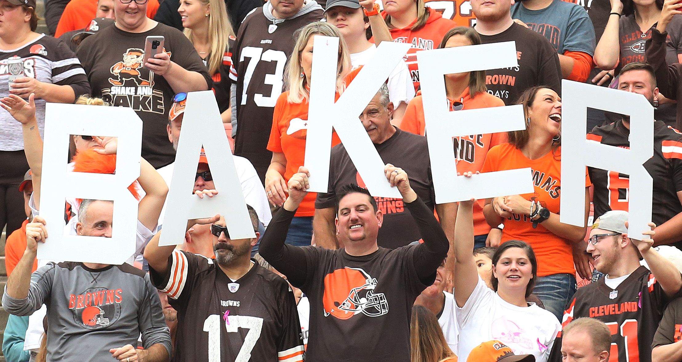 Watch: Michael Symon receives new Cleveland Browns jersey