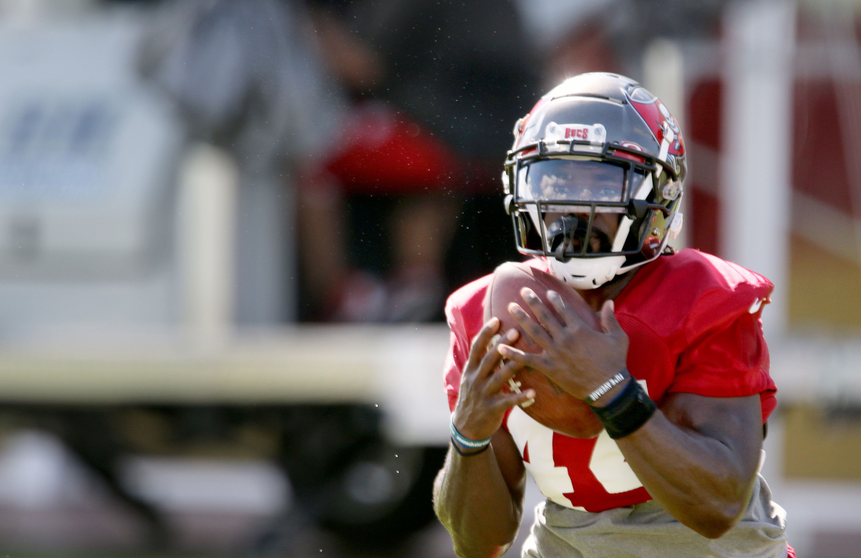 Bucs' Kenjon Barner suspended for next four games