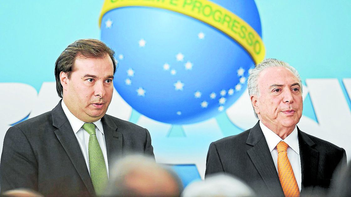 Brazilian President Michel Temer (R) and the President of Brazilian L