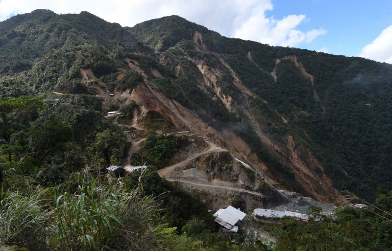 Mineros ilegales están en frontera Ecuador - Perú