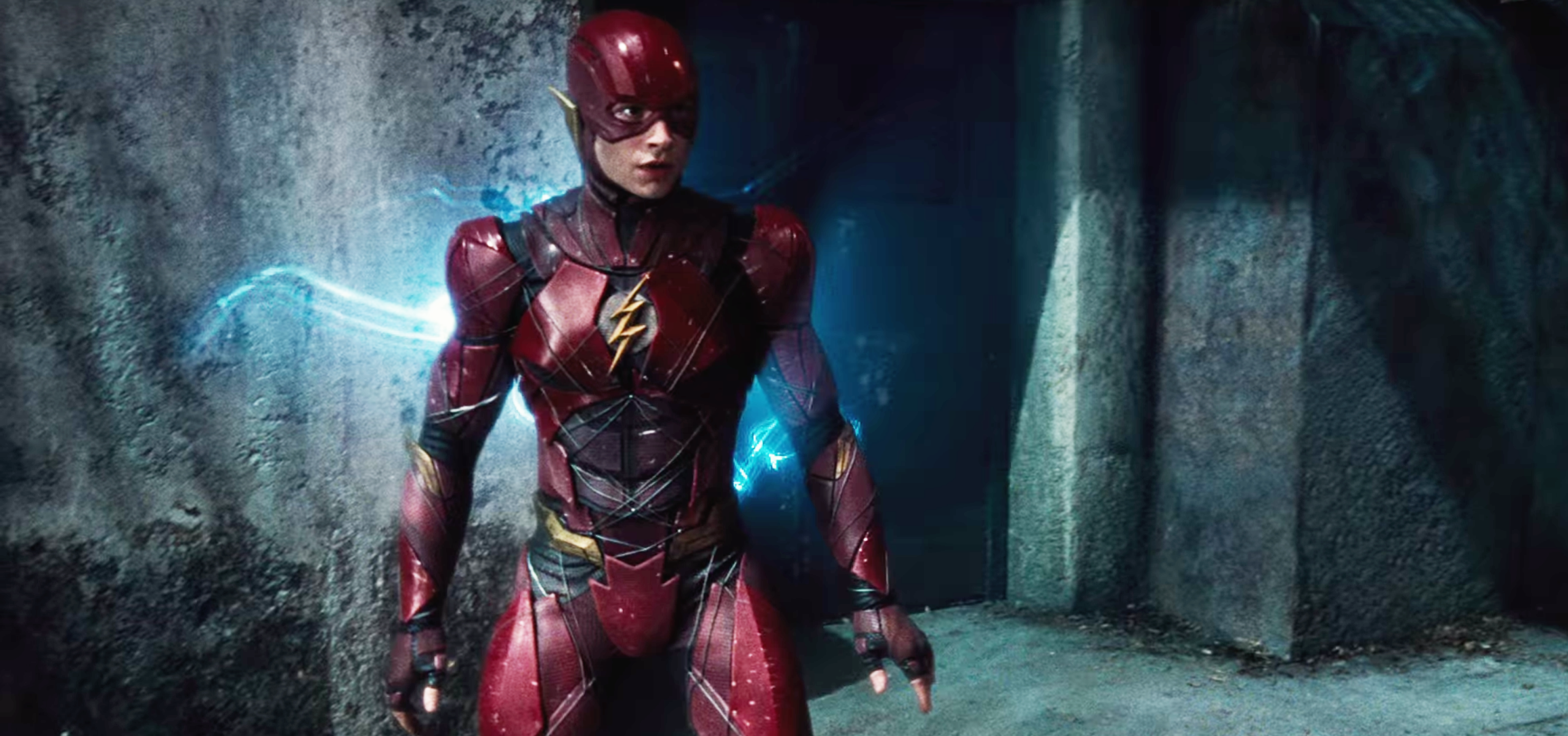 Ezra Miller como Flash.