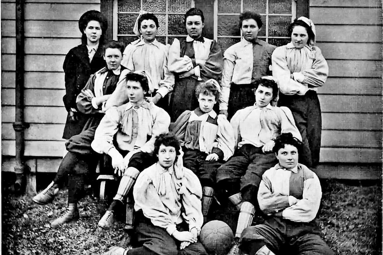 Otra foto del British Ladies' Footballclub.