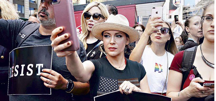 alyssa-milano-attends-a-39460629