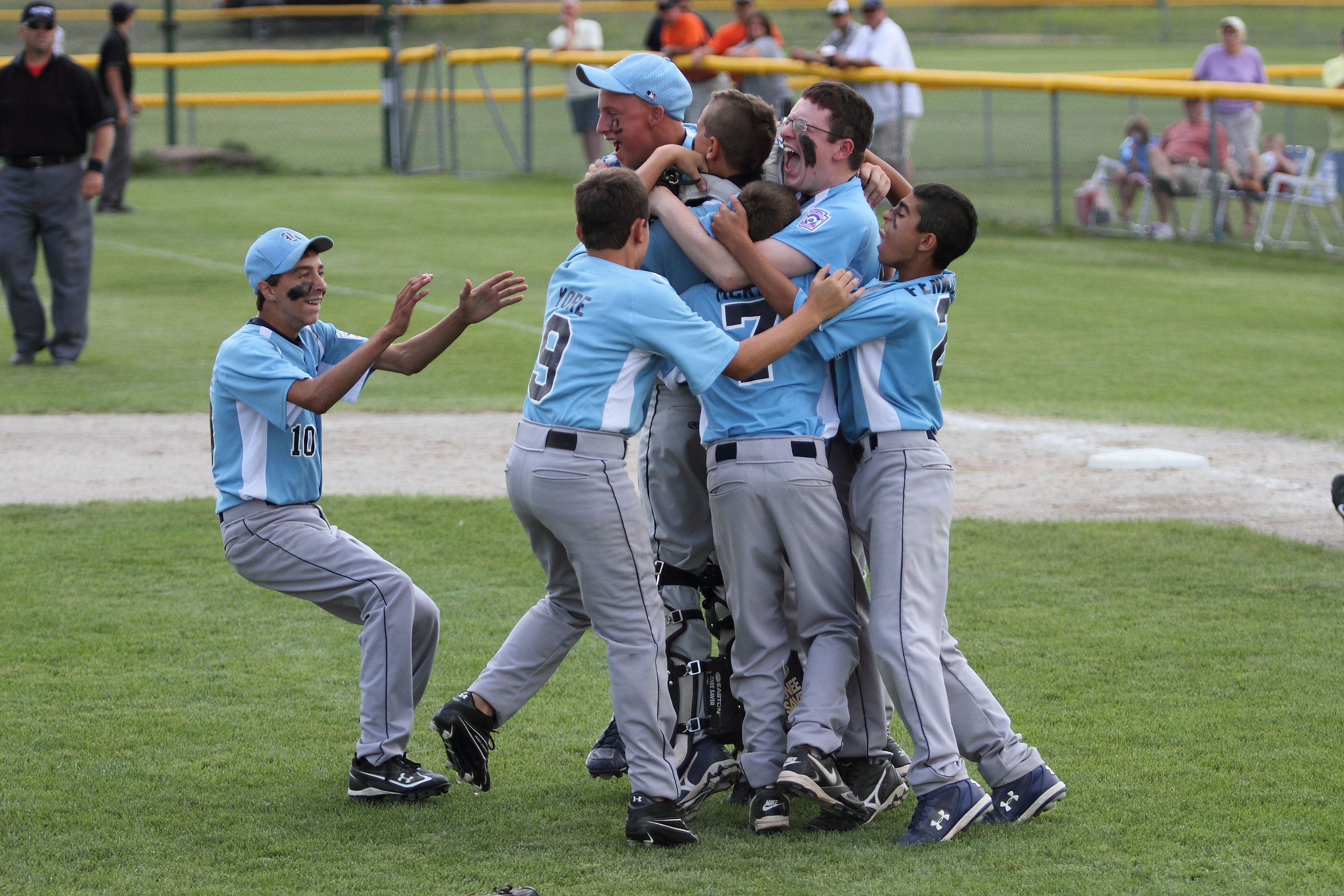 LITTLE LEAGUE: Federal Way National wins two more District 10 all-star  tournament titles