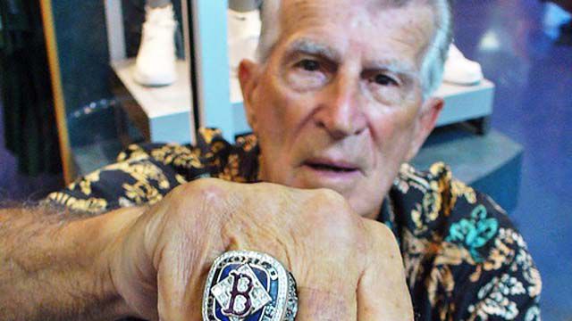 Beloved Red Sox great Johnny Pesky dies at 92