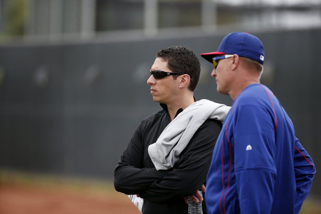 What Pros Wear: What Pros Wear: Carlos Beltran (Glove, Sunglasses