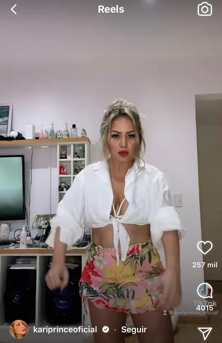 Karina La Pricesita: anteojos de moda y bailes con micromini | TN