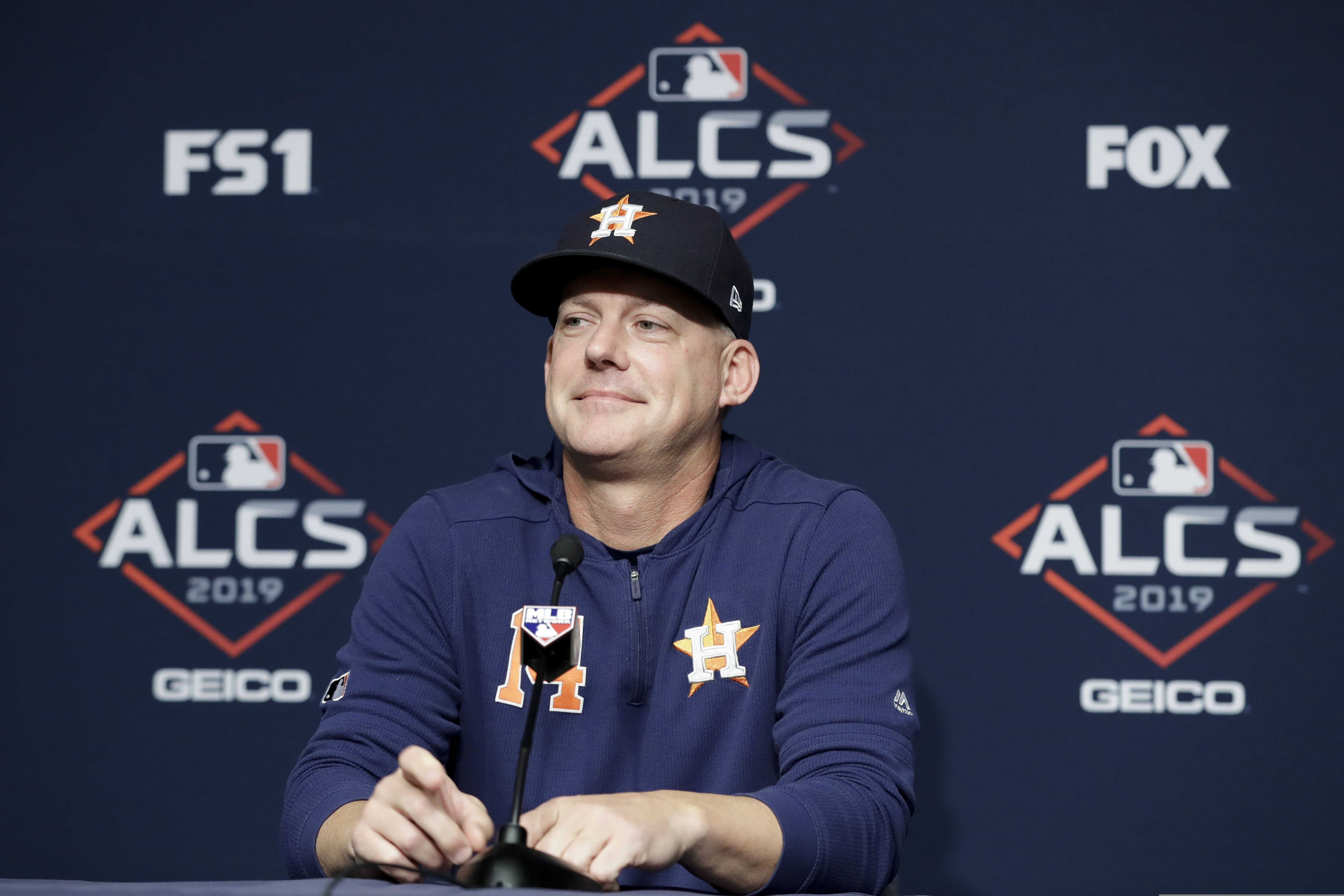 Ex-Astros manager AJ Hinch apologizes for failing to stop sign