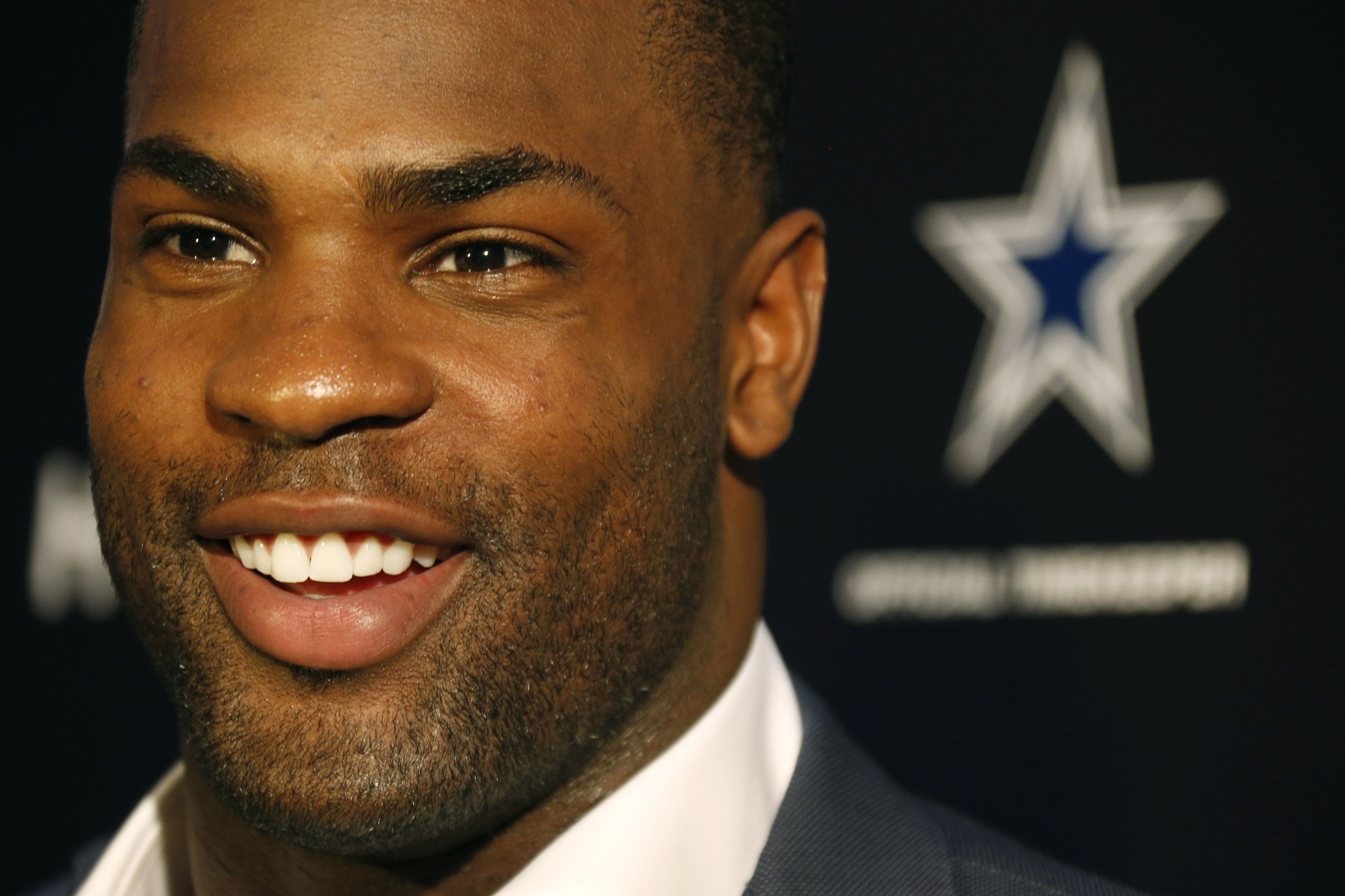 DeMarco Murray not 'trying to be greedy' by joining Eagles, father says