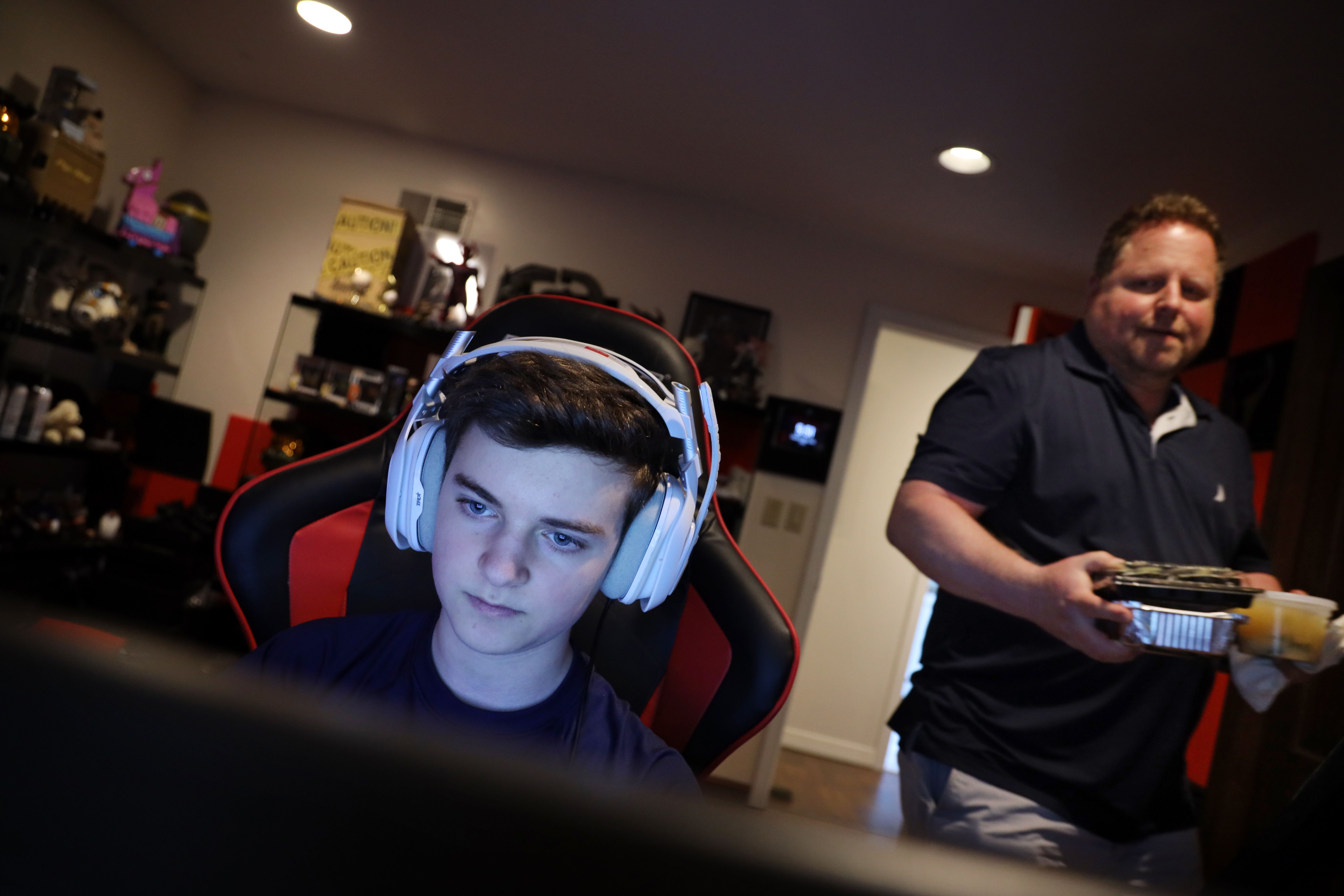 With Dad's support, one teen is playing 'Fortnite' instead of going to high  school - The Boston Globe