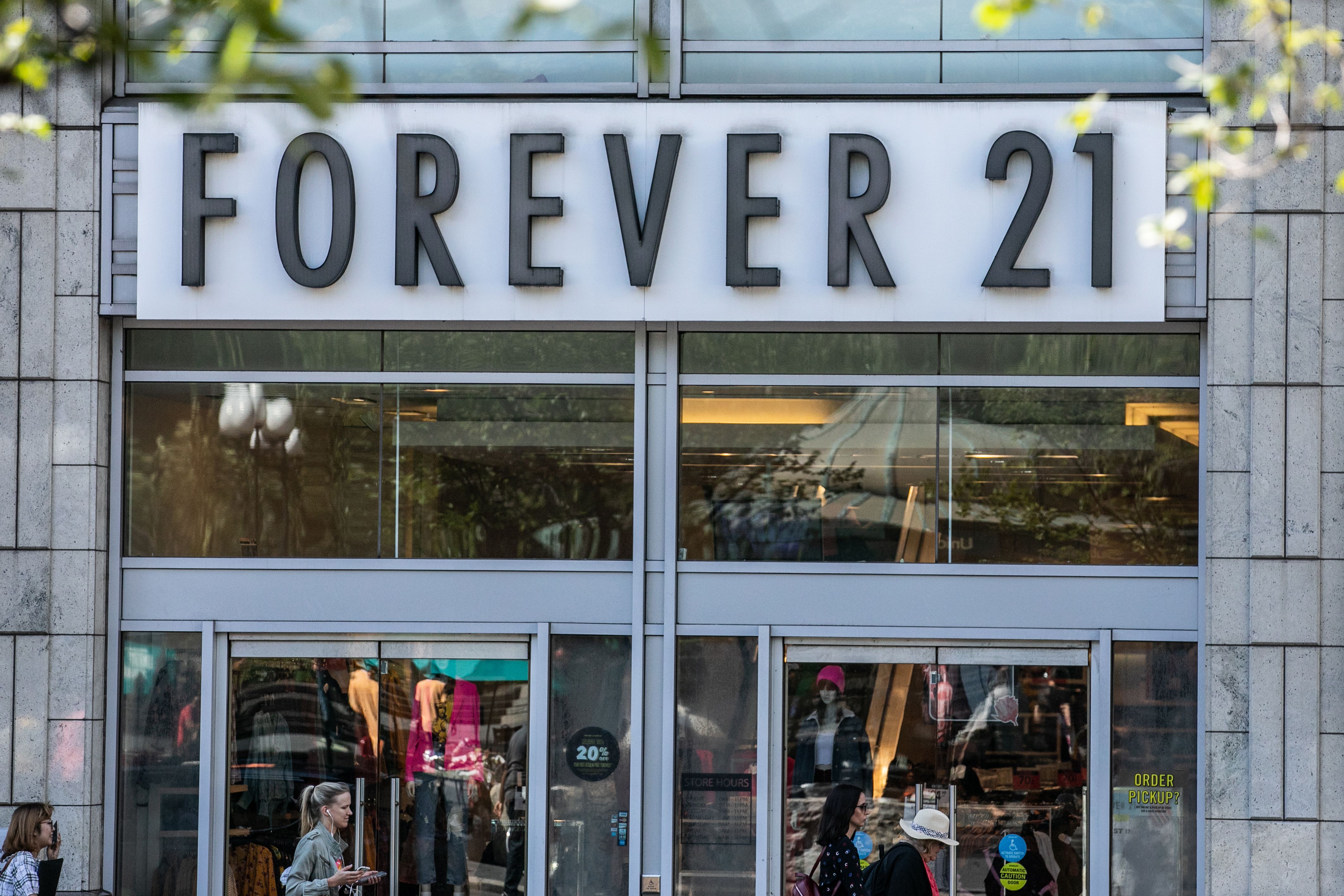 Forever 21 files for bankruptcy - The Boston Globe