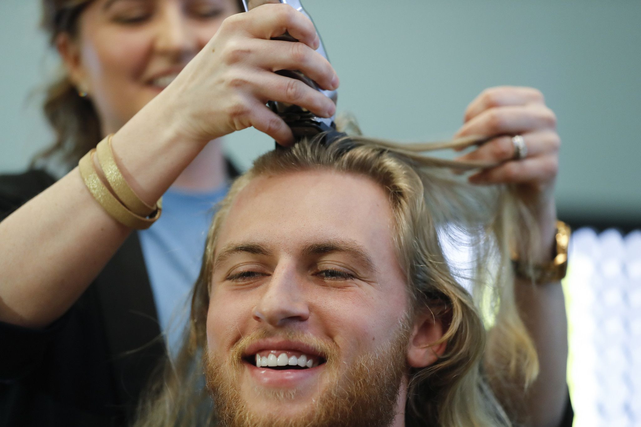 White Sox's Michael Kopech cuts his hair for charity