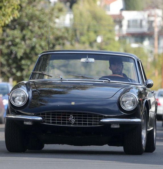 Adam-Levine-Classic-Ferrari.jpg