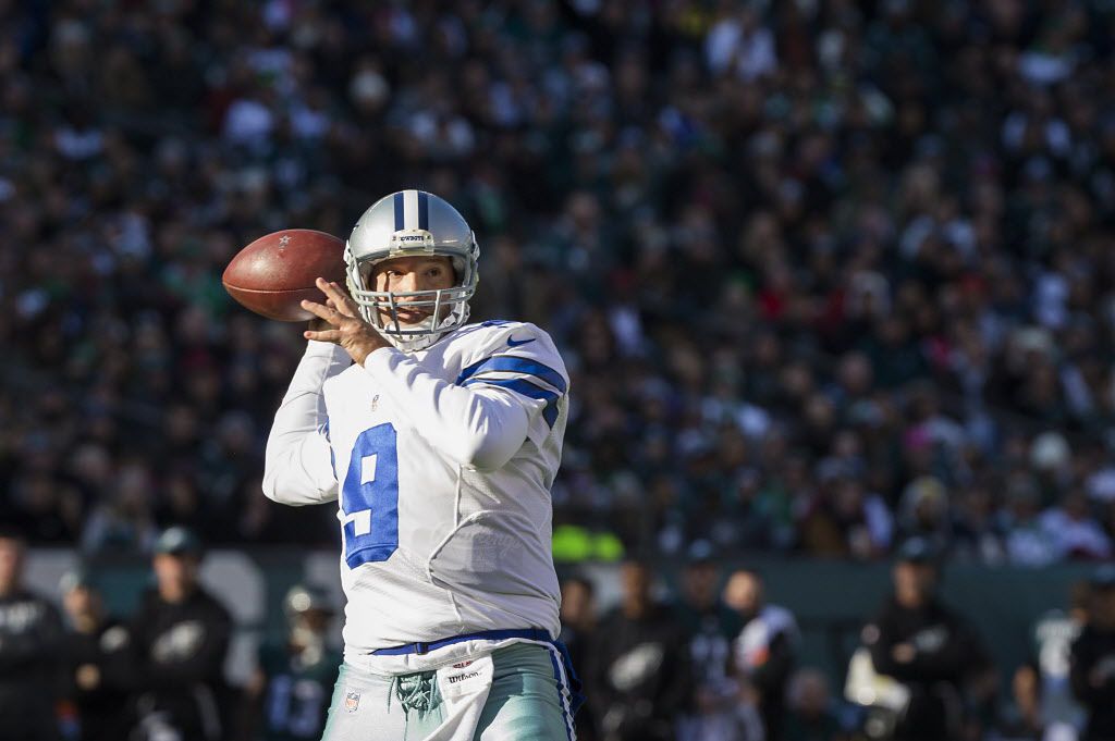 Chat replay: Eagles smash Cowboys at home; Tony Romo hurt