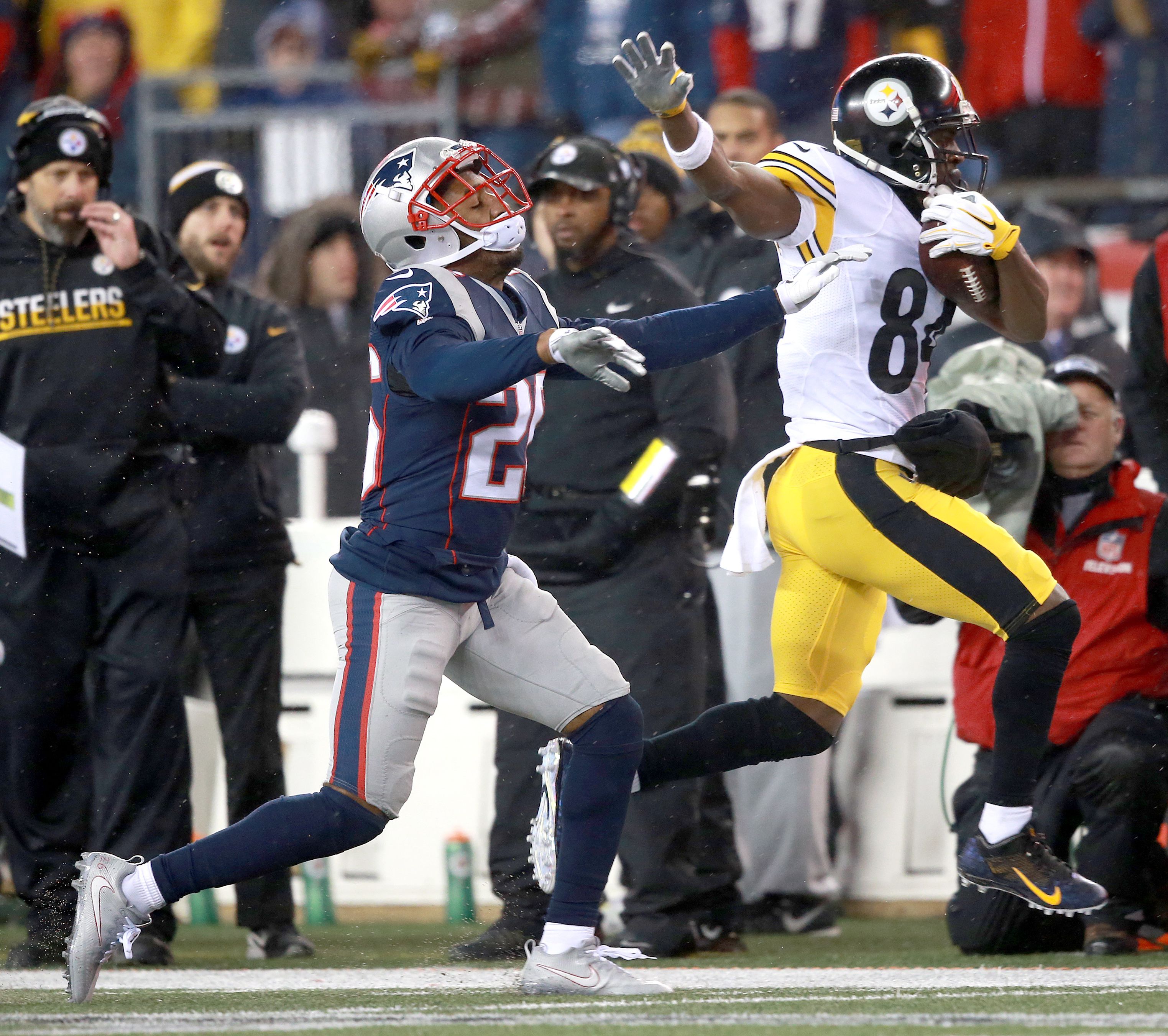 Patriots sign Antonio Brown - The Boston Globe