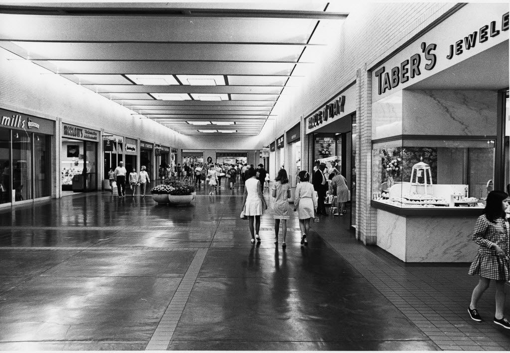 Northpark Mall interior, Dallas, TX 1960s  Dallas shopping, Vintage mall,  Vintage architecture