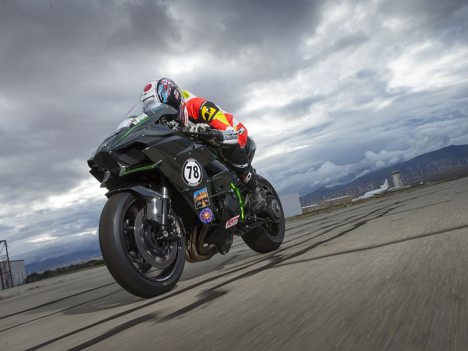 Råd Nat værktøj Video: High Speed – Running Kawasaki's Ninja H2 to 226.9 mph | Cycle World