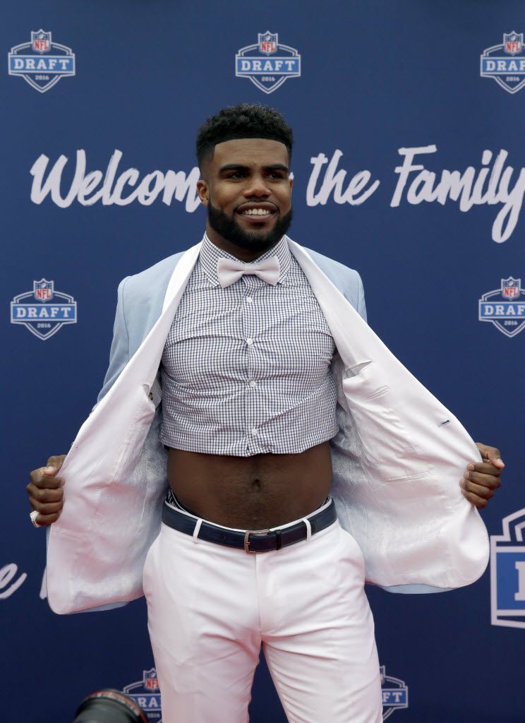 This mini-Ezekiel Elliott costume is something else (Photo)