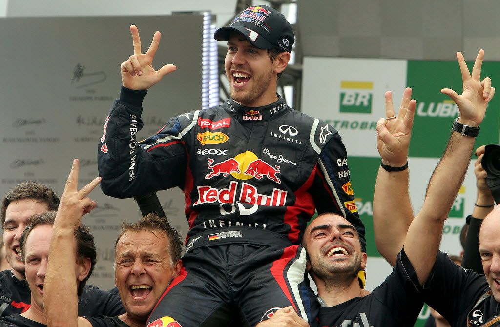 Skrive ud håndtering 945 Sebastian Vettel overcomes 1st-lap wreck to become youngest 3-time champ