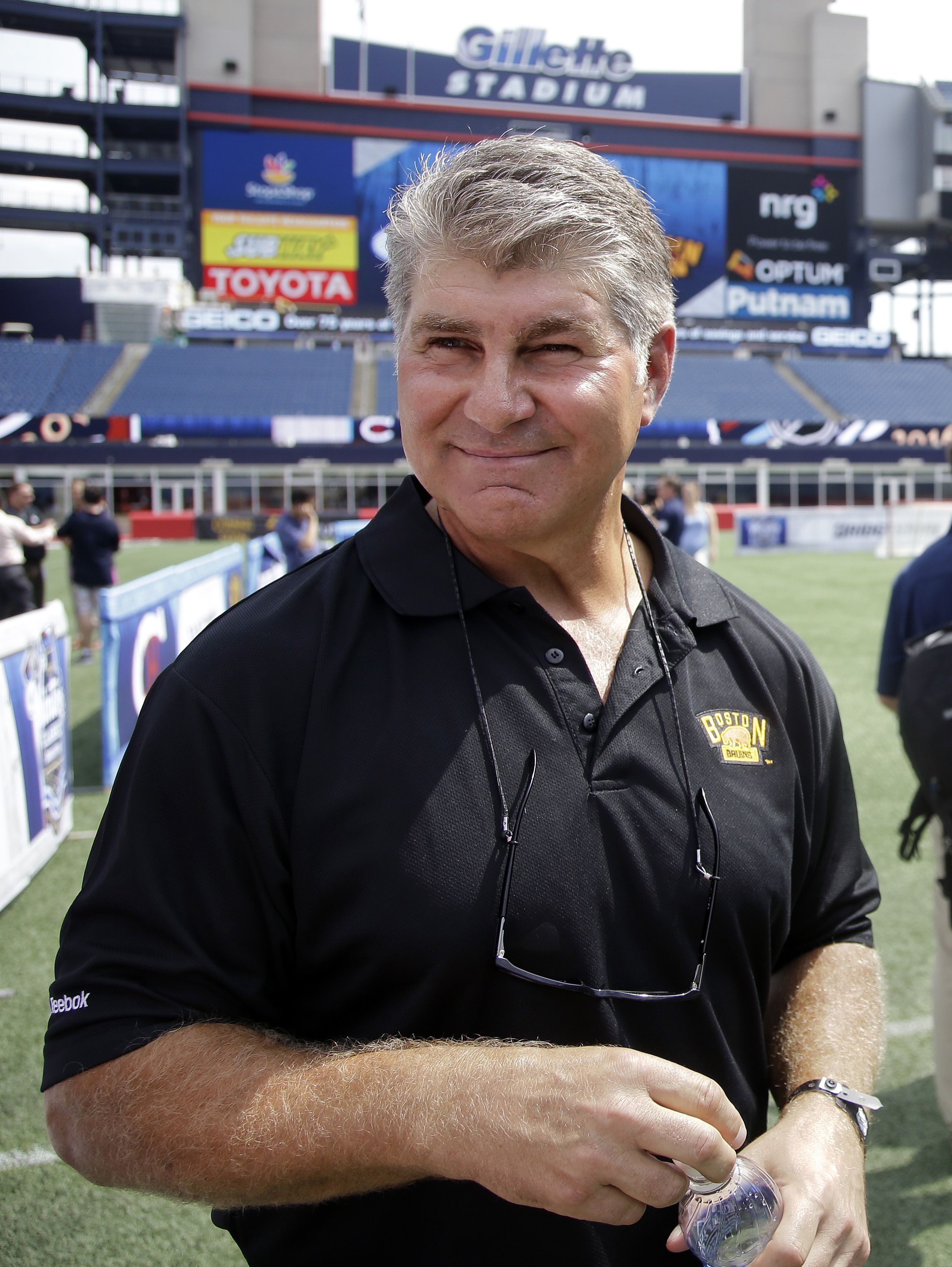 Want to buy Ray Bourque's couch? Boston Bruins legend is having an estate  sale this weekend 
