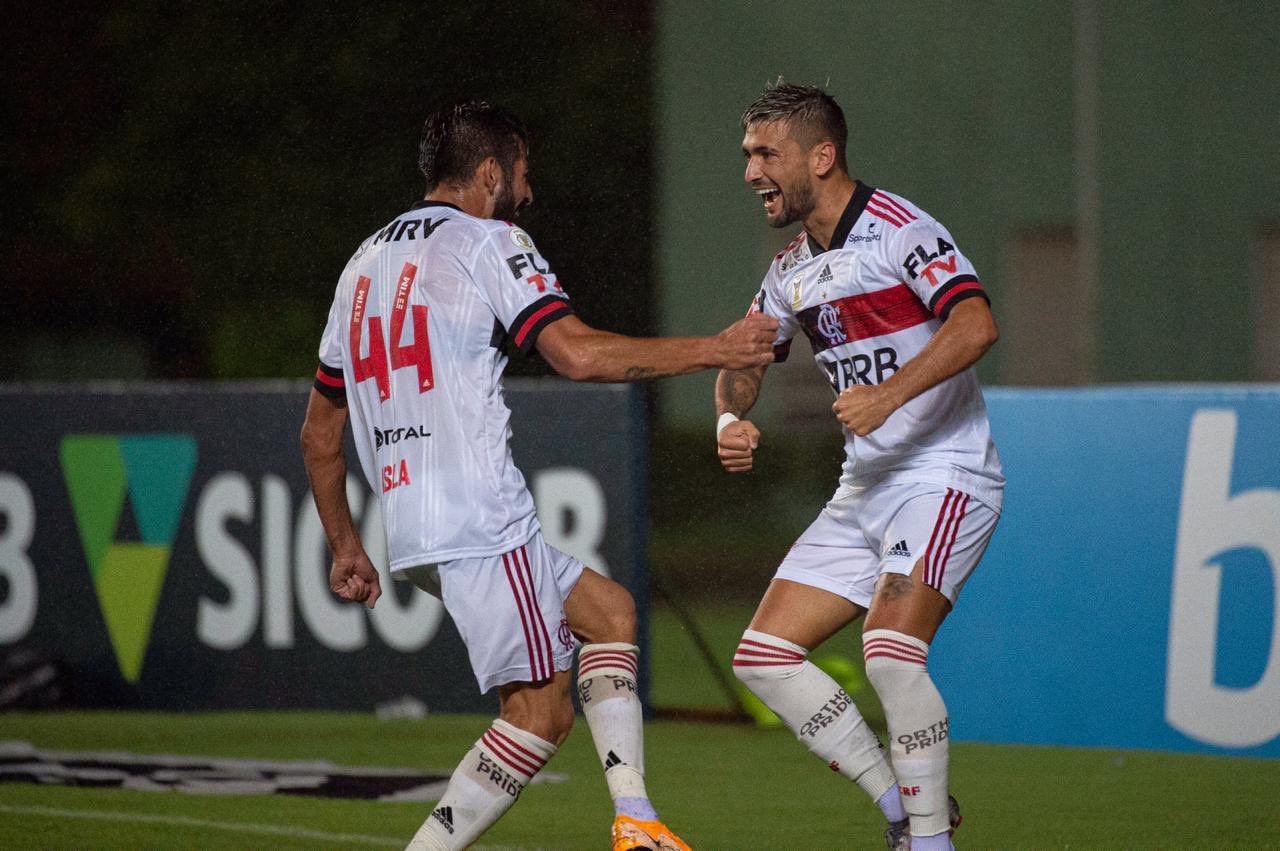 Mauricio Isla Flamengo