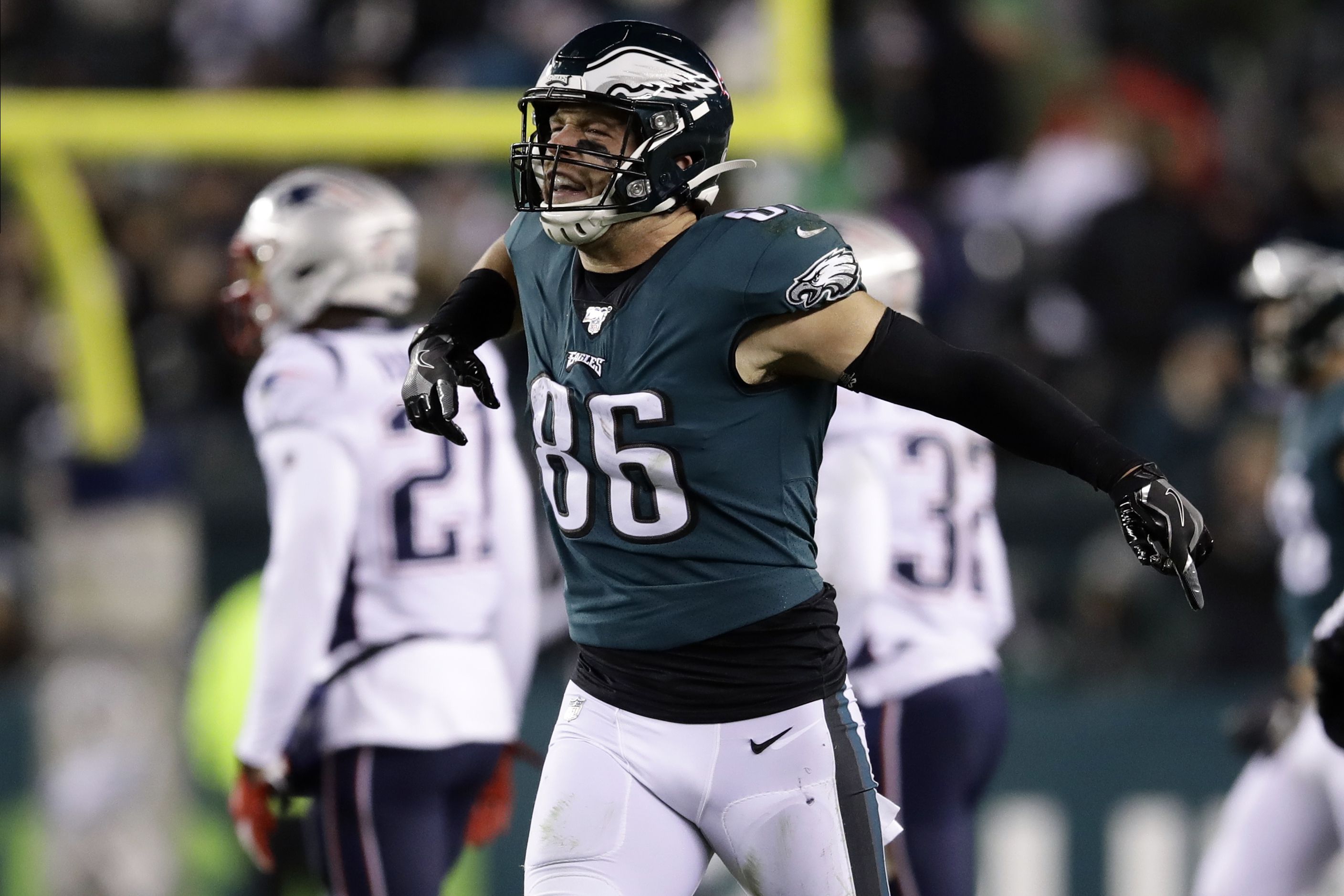 Zach Ertz misses Philadelphia Eagles practice with injury; Jordan Howard, Nelson  Agholor, Alshon Jeffery limited; more updates 