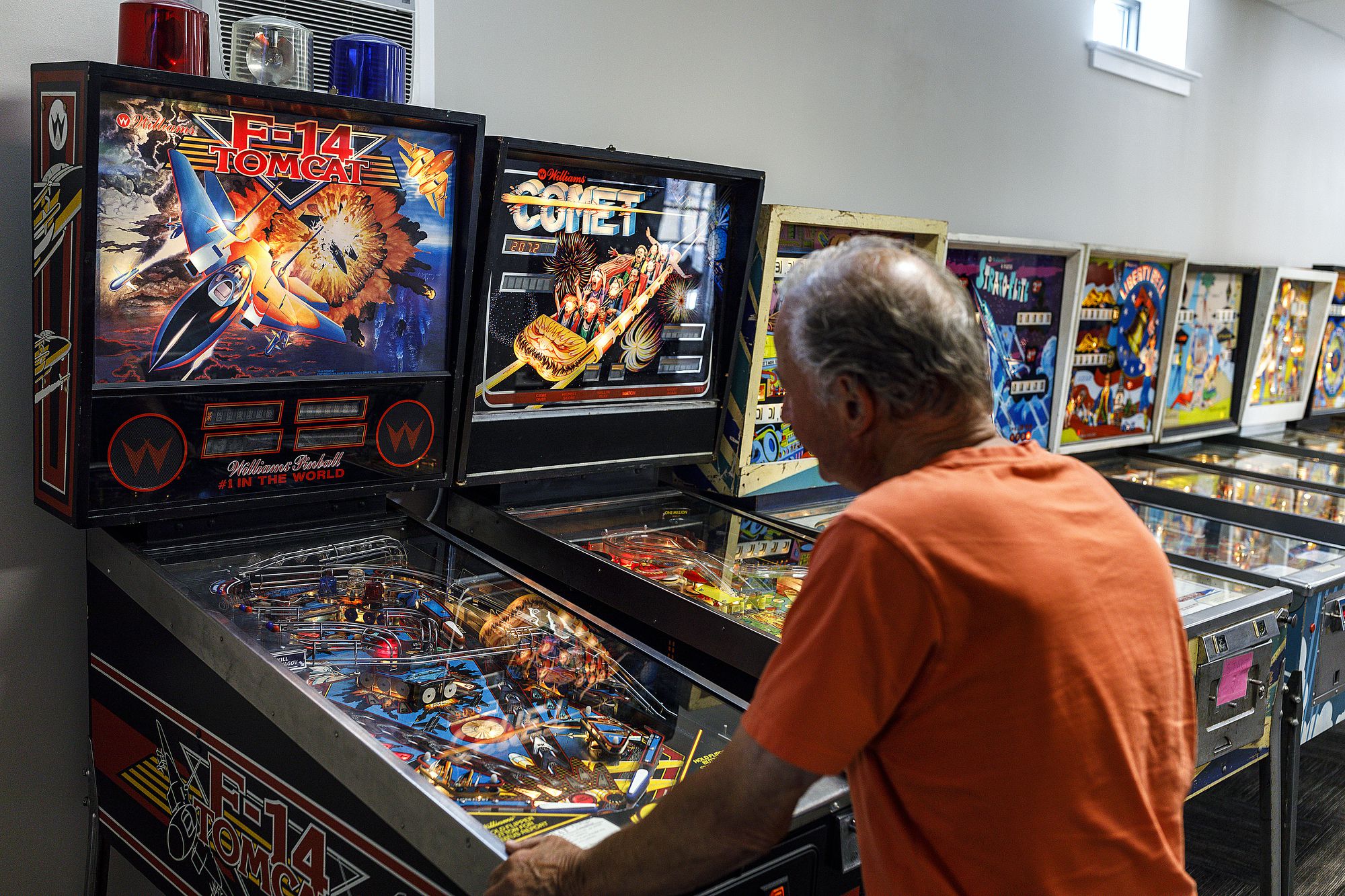 philadelphia eagles pinball machine