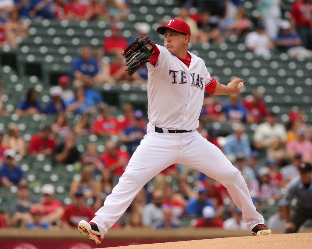 Rocking 'Wild Thing' haircut, Derek Holland throws first shutout since '13  