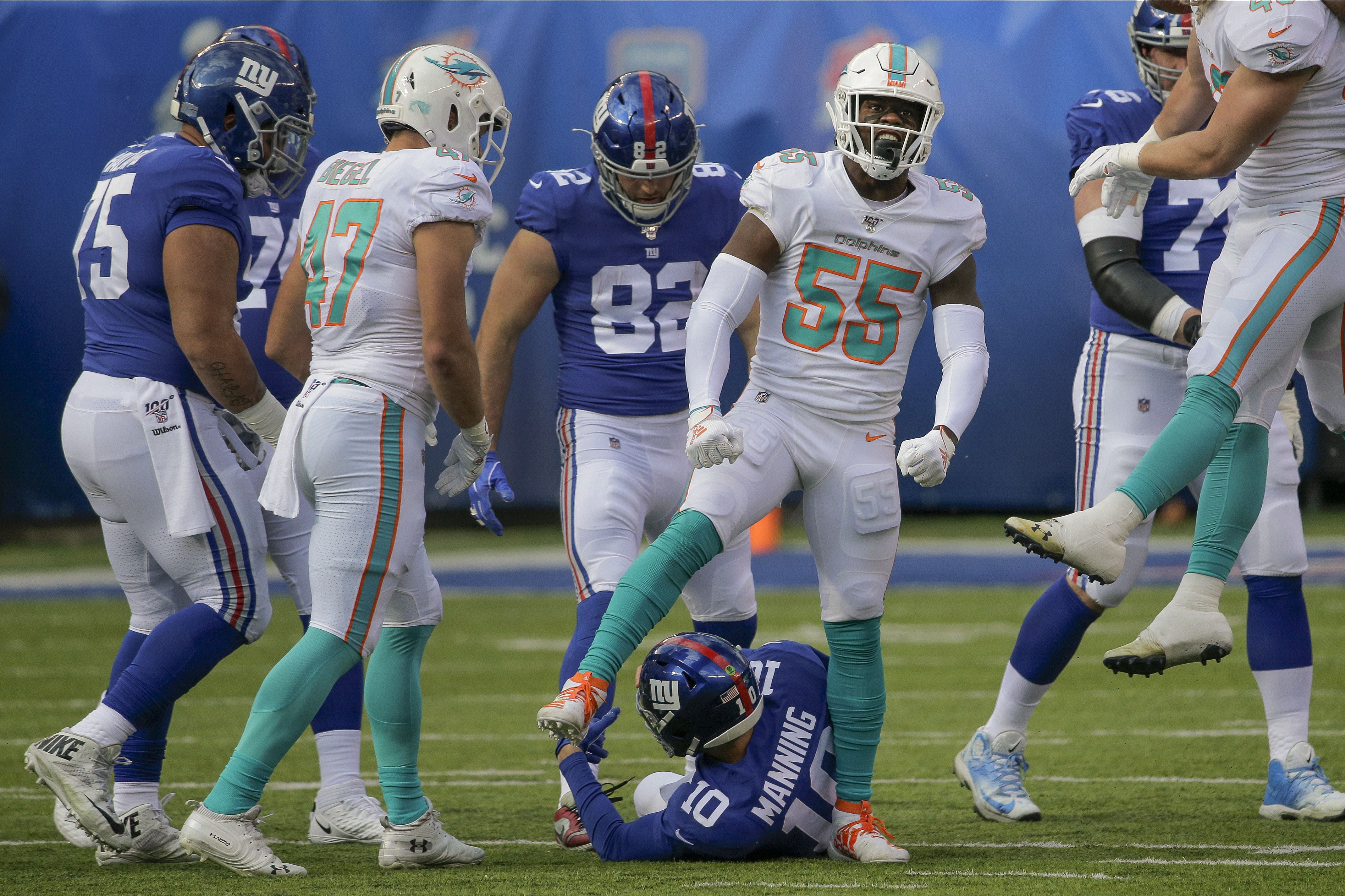 EAST RUTHERFORD, NJ - OCTOBER 09: Miami Dolphins linebacker Jerome