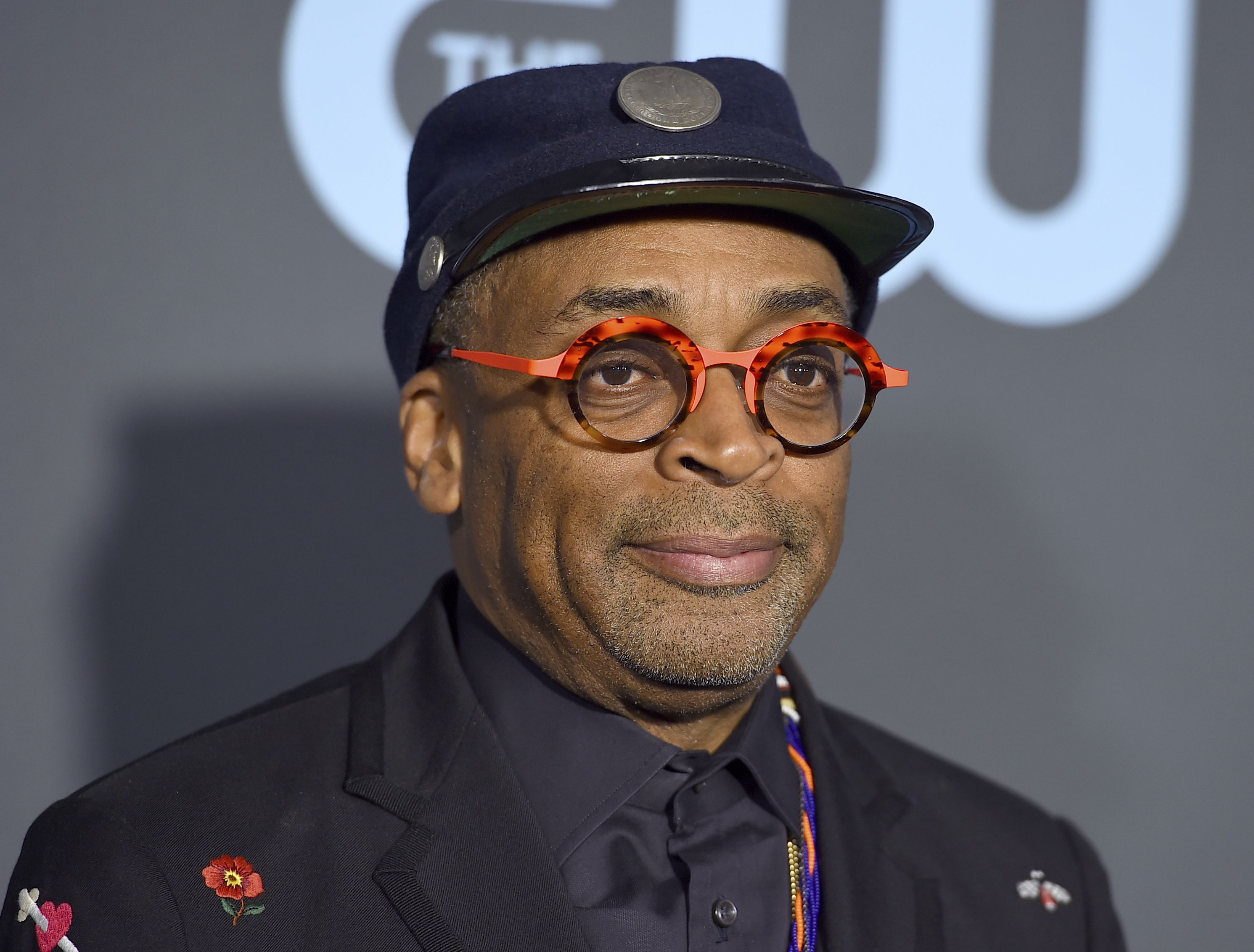 Spike Lee Offering Fans Chance to Sit Courtside at Knicks Game for